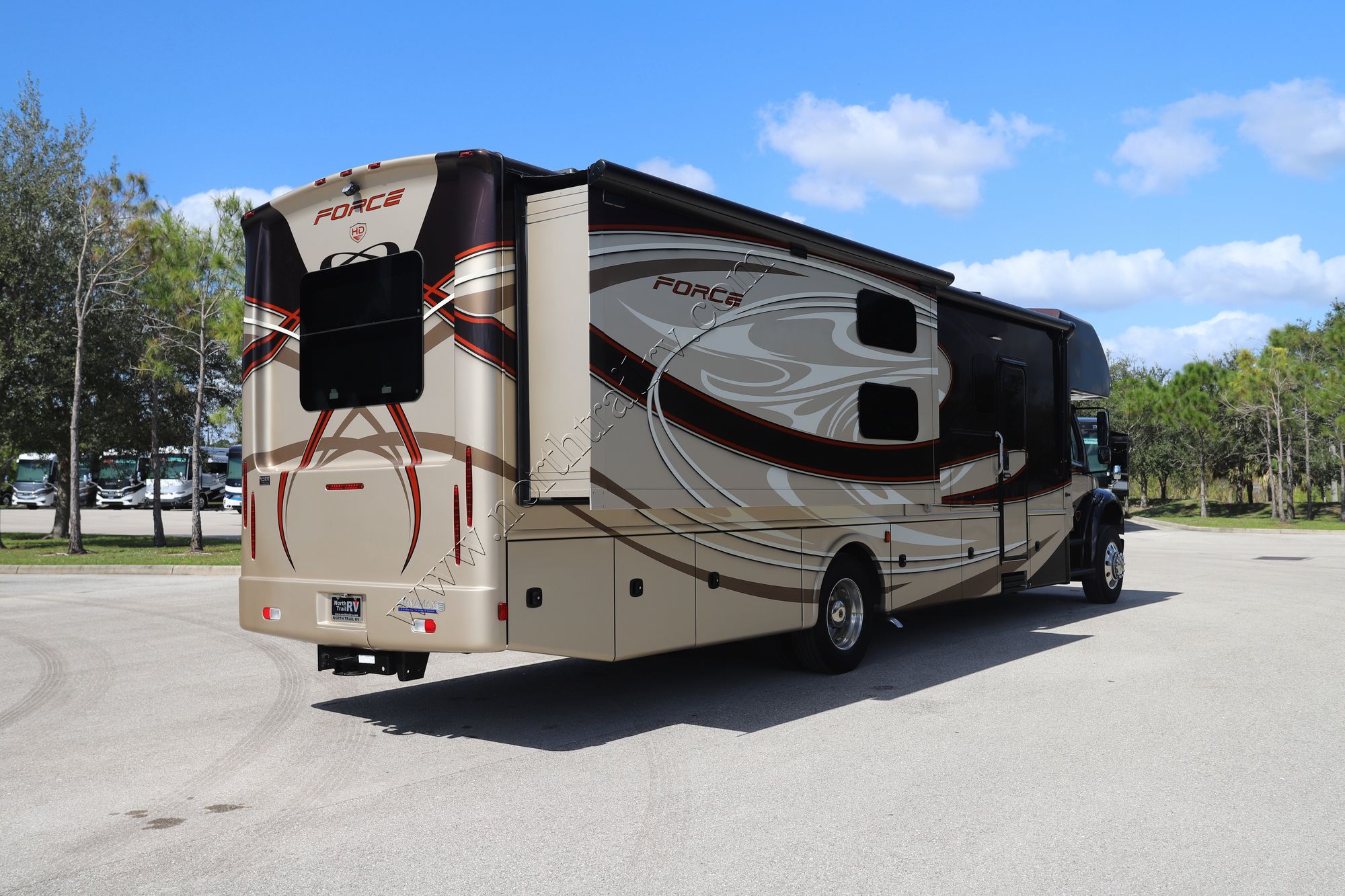 Used 2018 Dynamax Force Hd 37BHHD Super C  For Sale