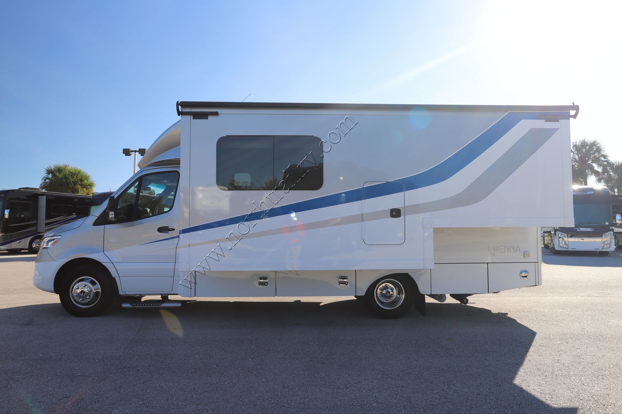 Used 2022 Renegade Rv Vienna 25FWS Class C  For Sale