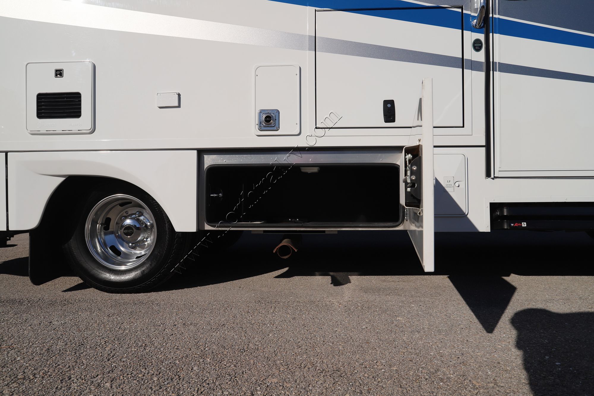 Used 2022 Renegade Rv Vienna 25FWS Class C  For Sale