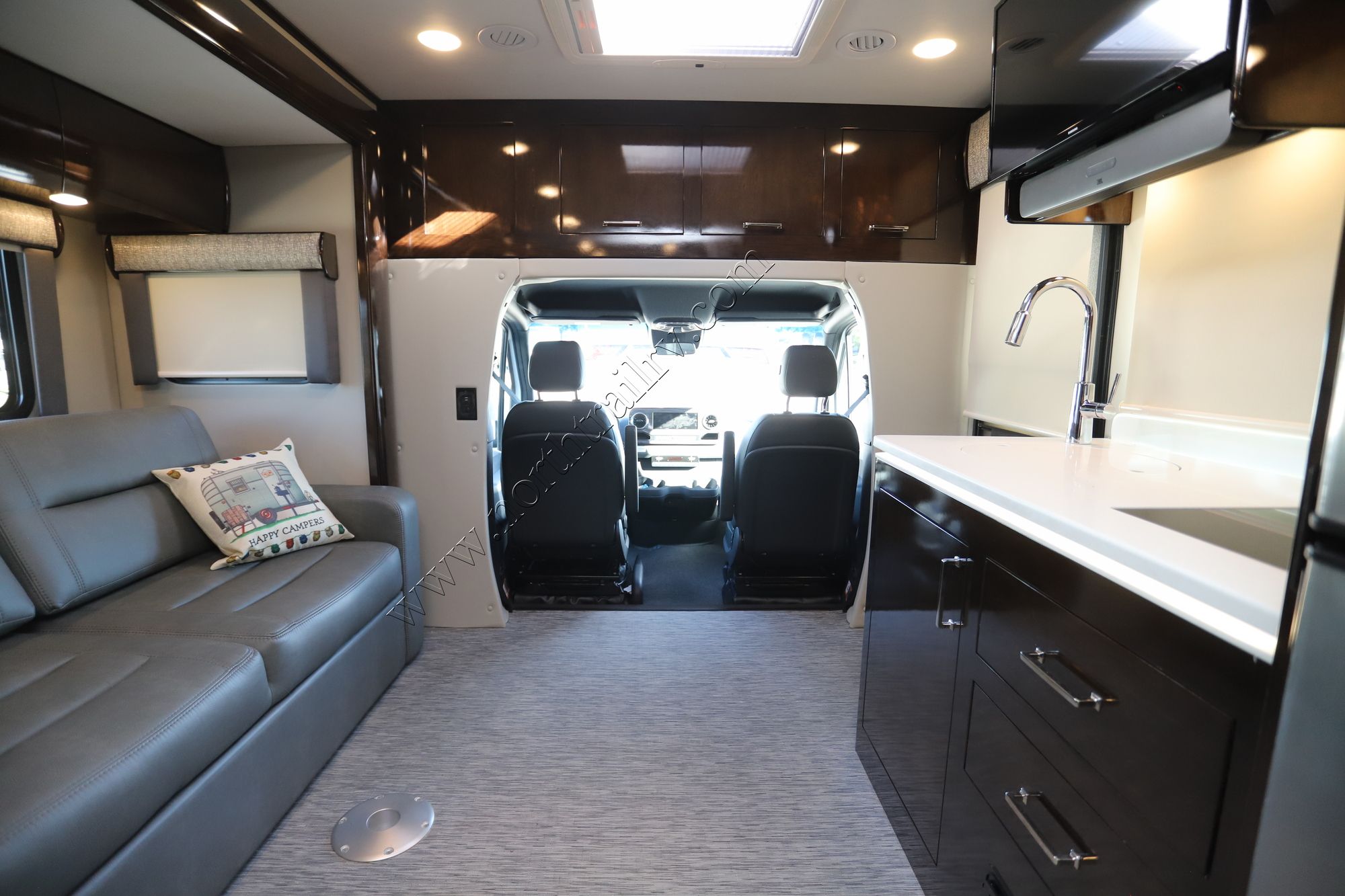 Used 2022 Renegade Rv Vienna 25FWS Class C  For Sale