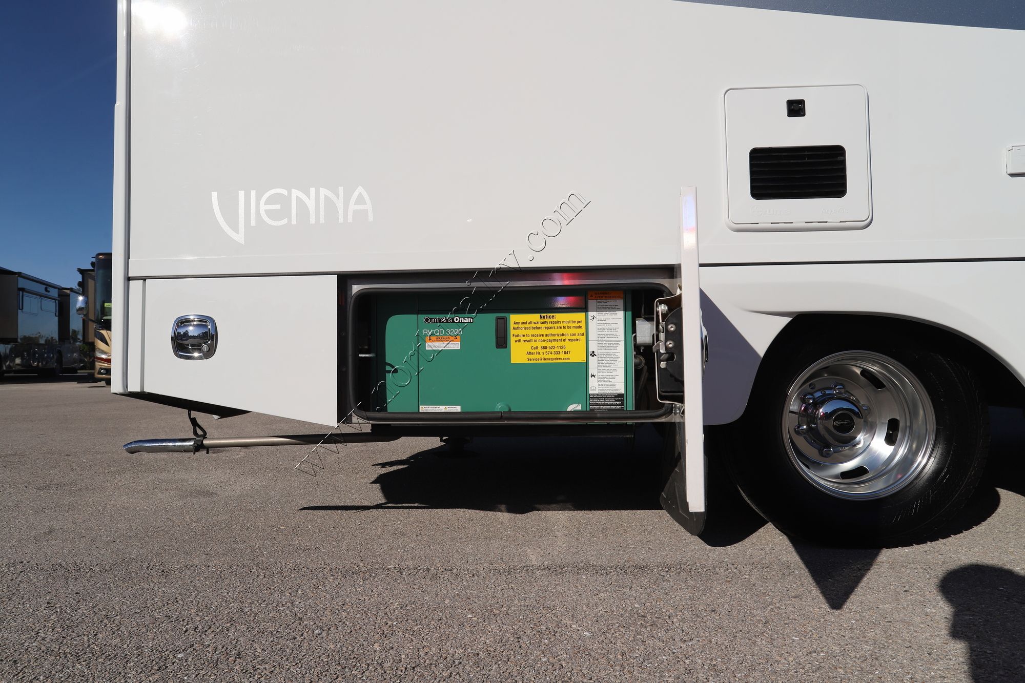 Used 2022 Renegade Rv Vienna 25FWS Class C  For Sale