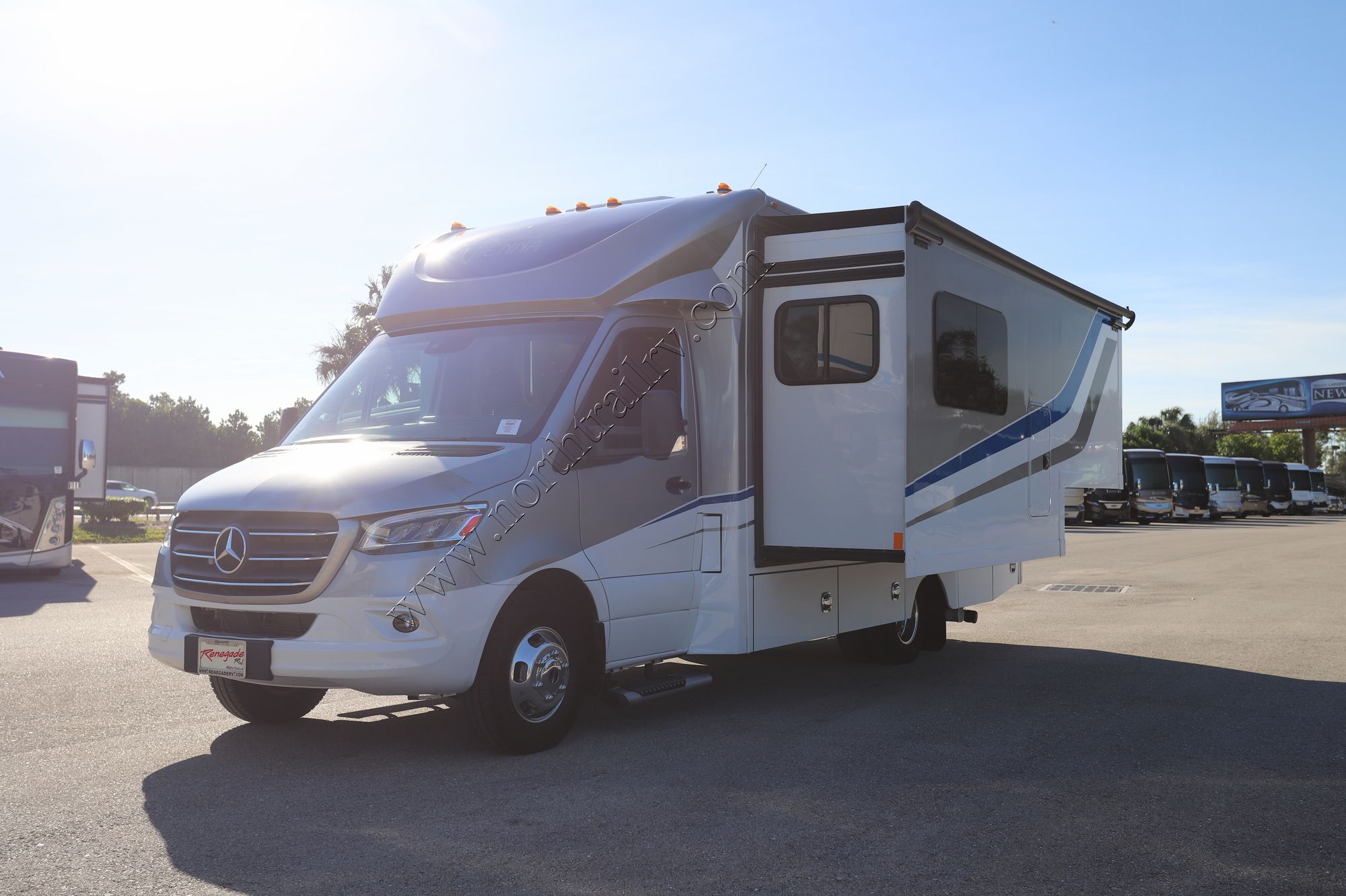 Used 2022 Renegade Rv Vienna 25FWS Class C  For Sale