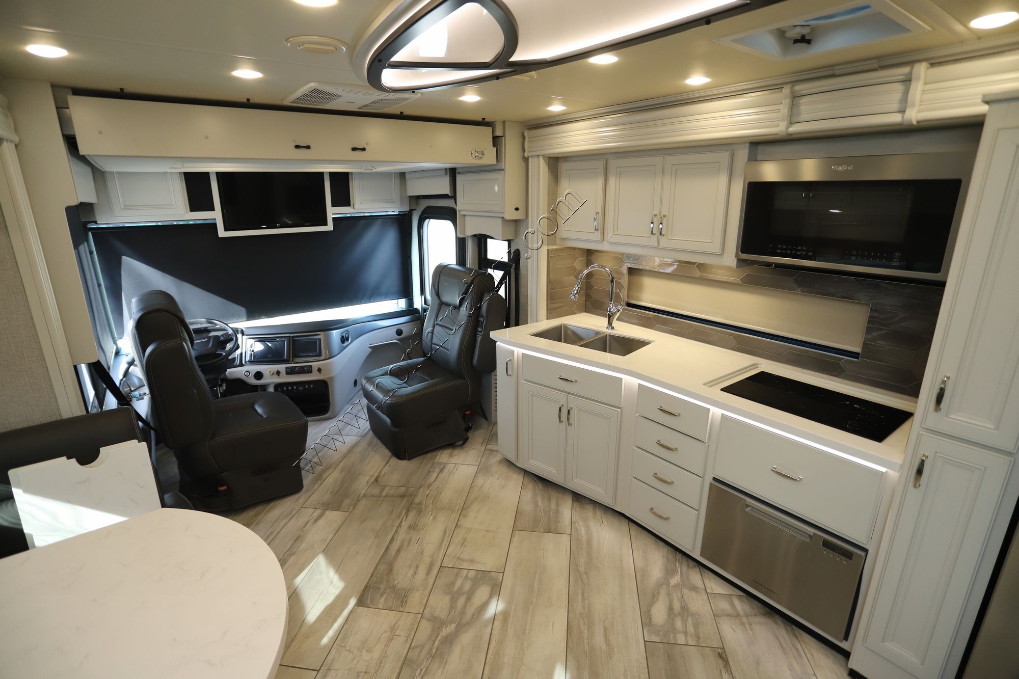 Used 2022 Fleetwood Discovery 38K Class A  For Sale