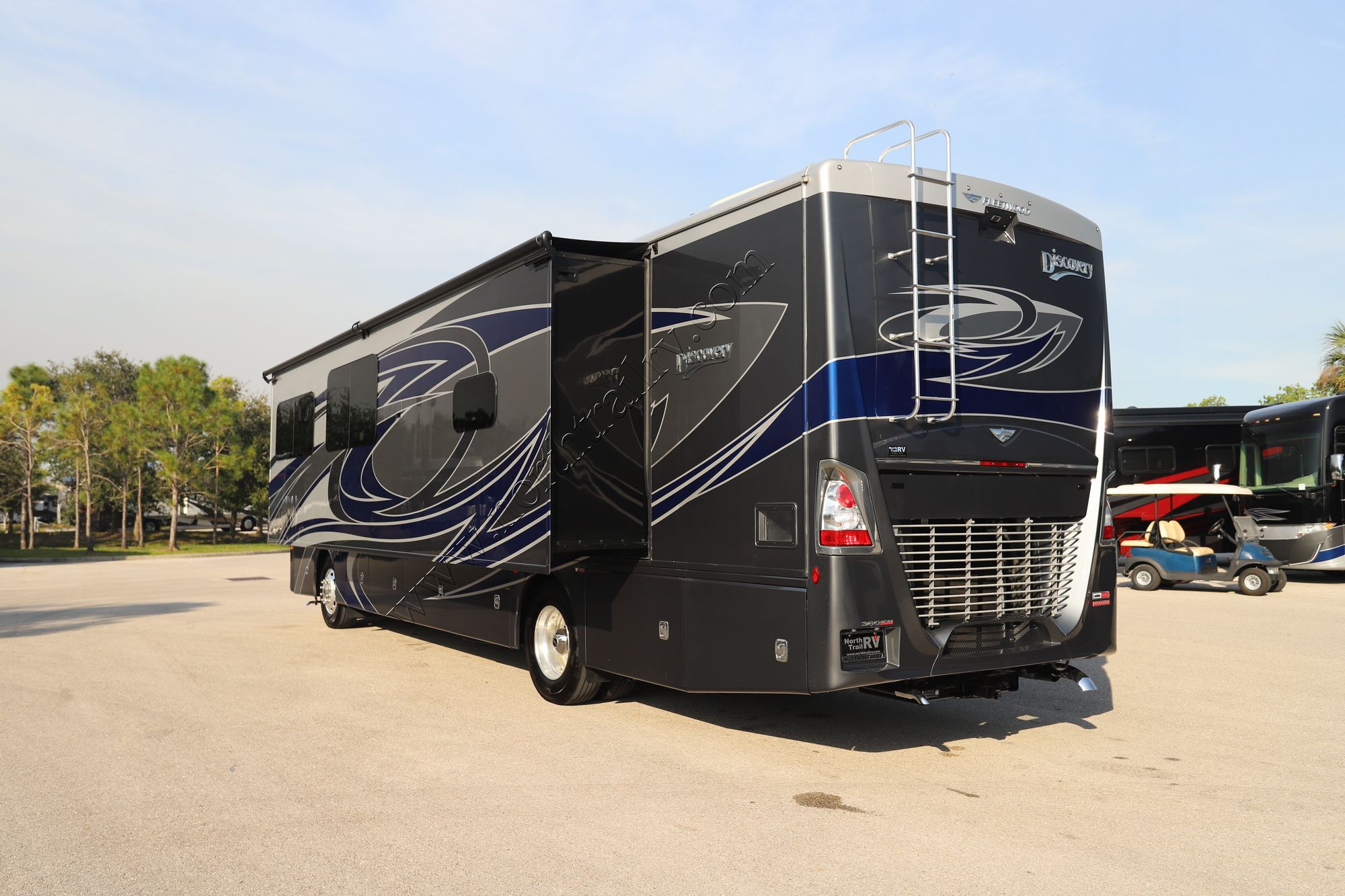 Used 2022 Fleetwood Discovery 38K Class A  For Sale