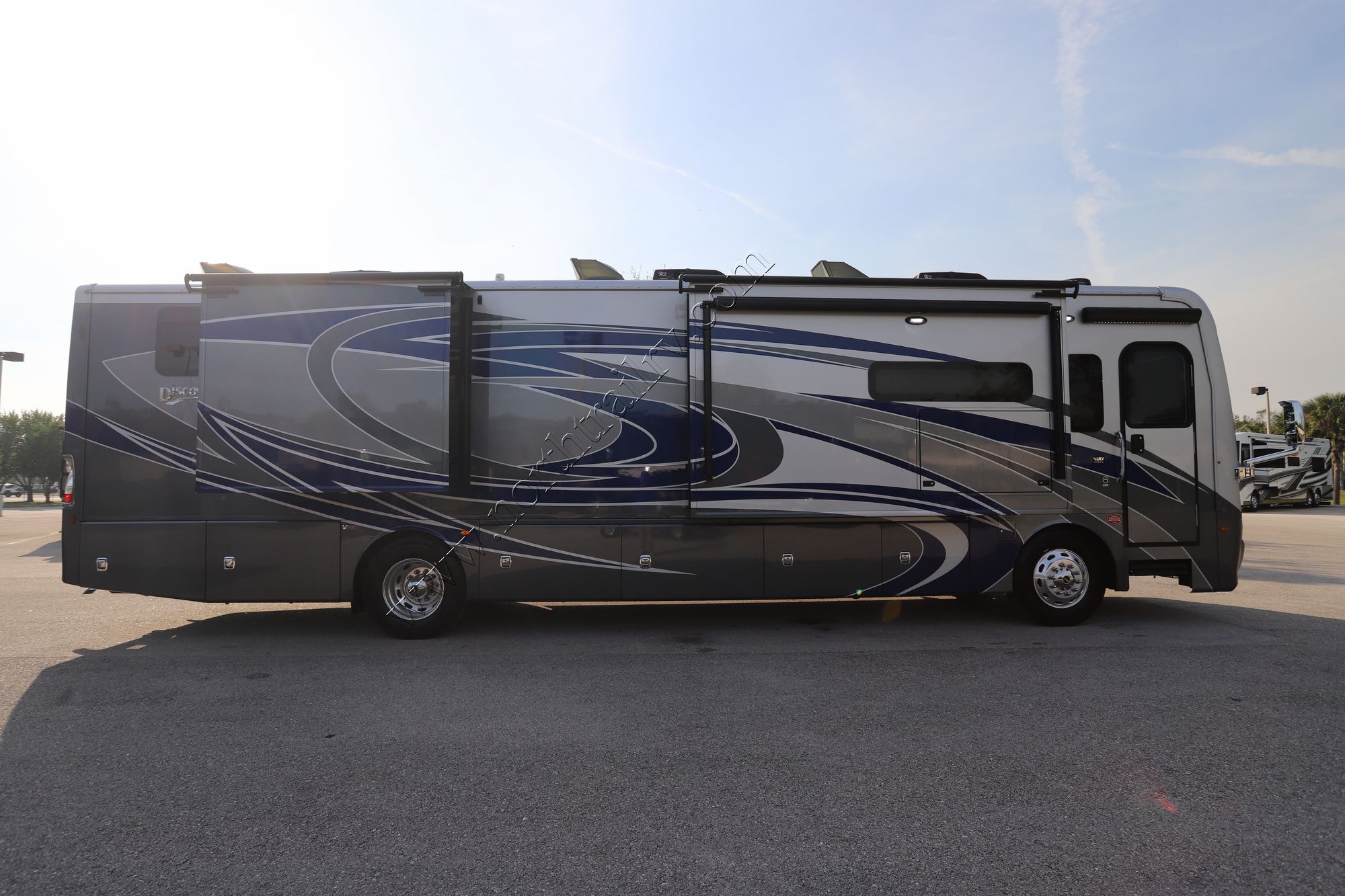 Used 2022 Fleetwood Discovery 38K Class A  For Sale