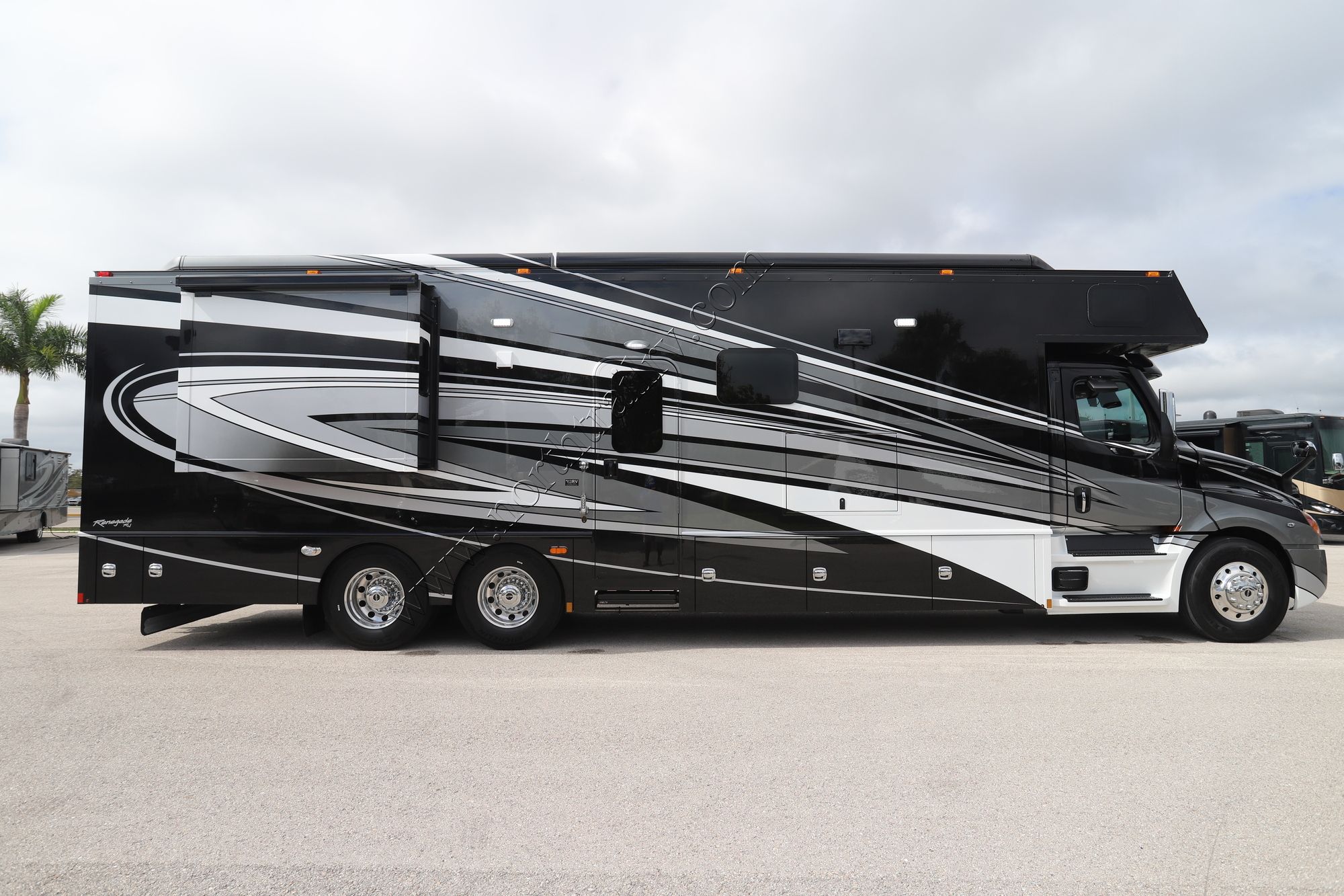 New 2024 Renegade Rv Classic 41CRB Super C  For Sale