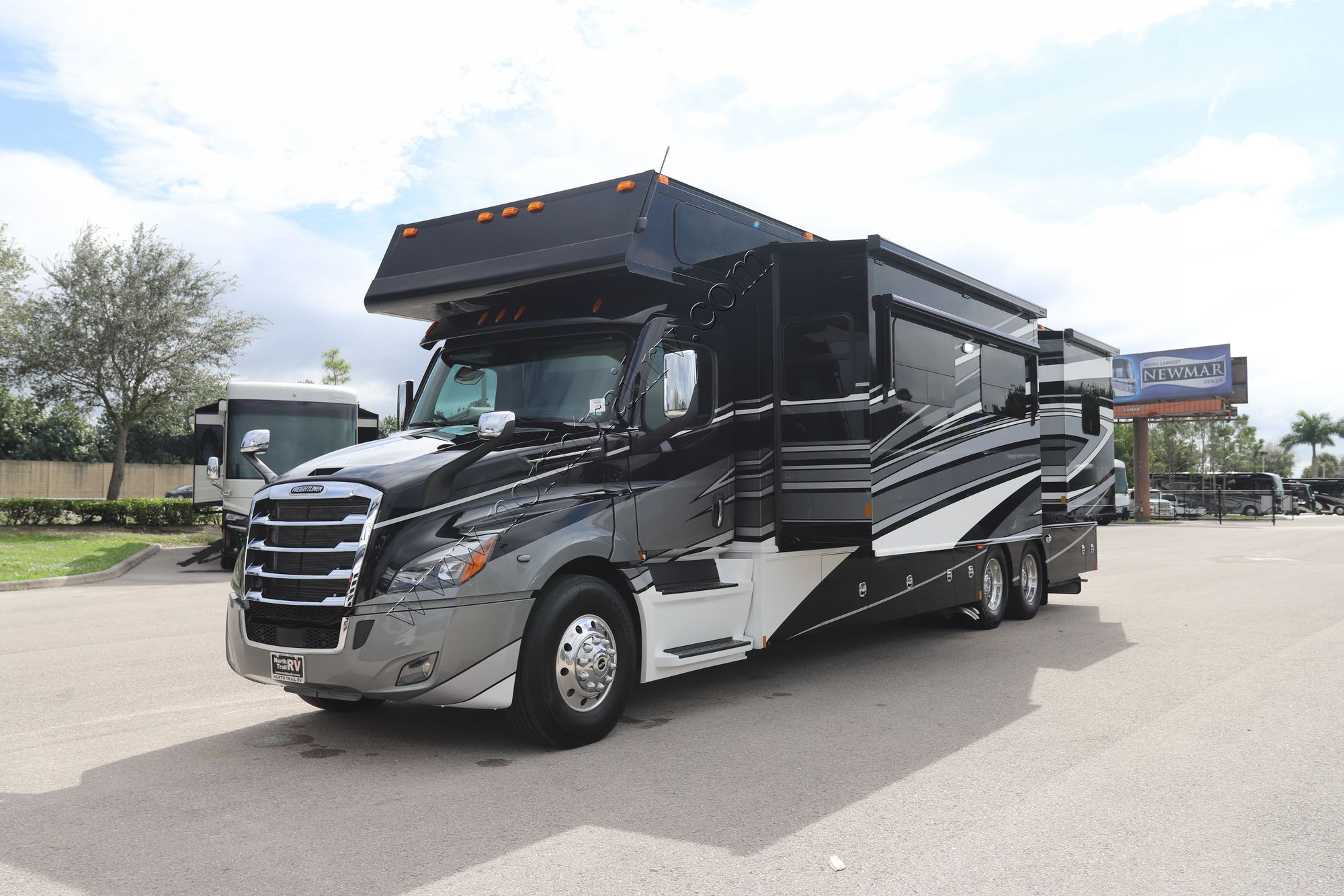 New 2024 Renegade Rv Classic 41CRB Super C  For Sale