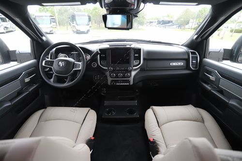 2024 Dynamax Isata 5 30FW Super C