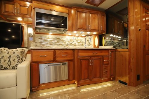 2018 Newmar Mountain Aire 4047