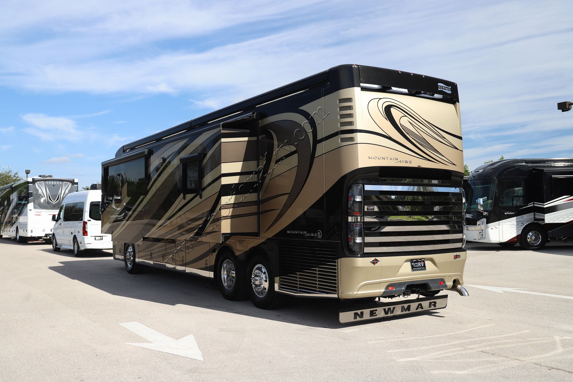 Used 2018 Newmar Mountain Aire 4047 Class A  For Sale