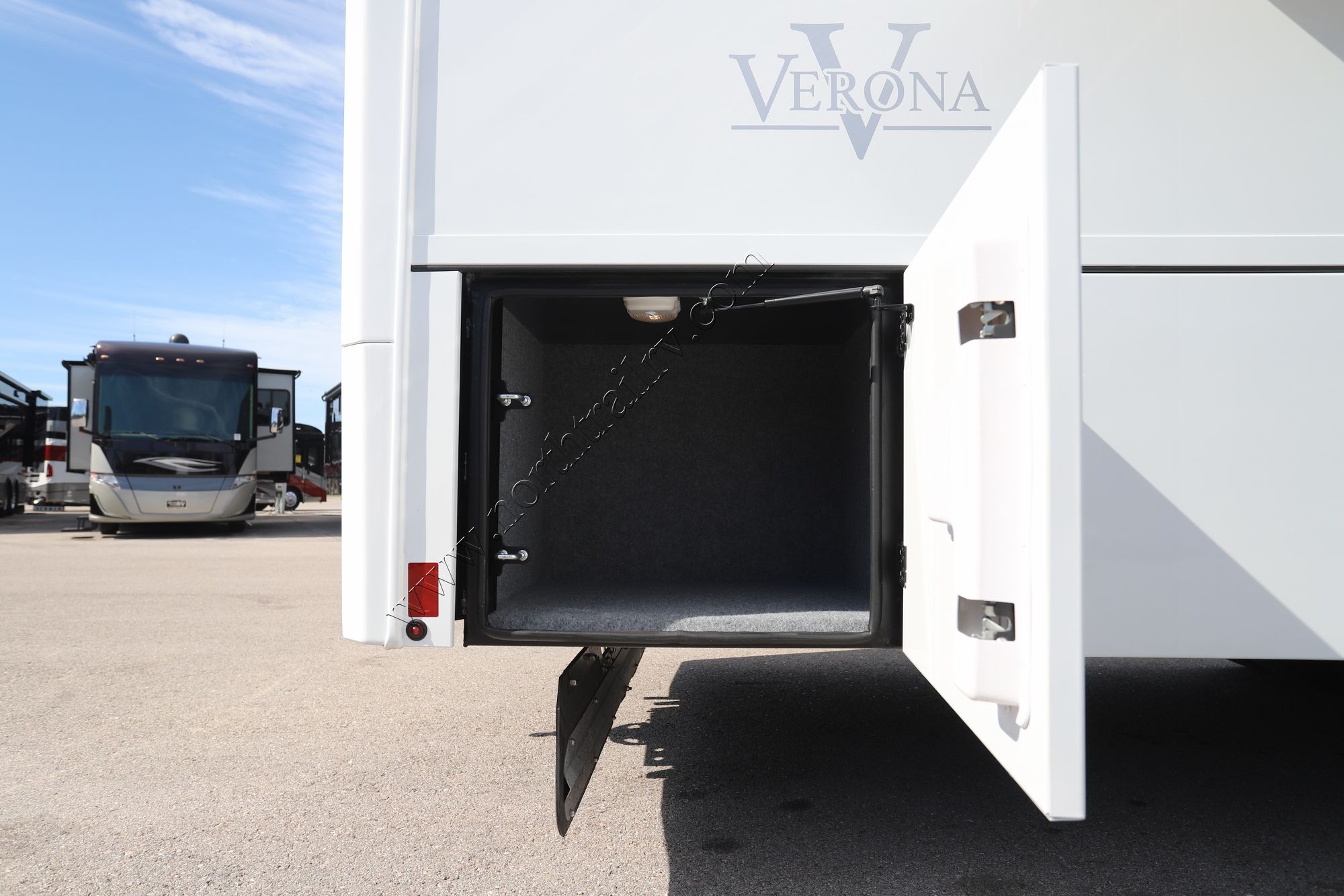 New 2024 Renegade Rv Verona 40VRB Super C  For Sale