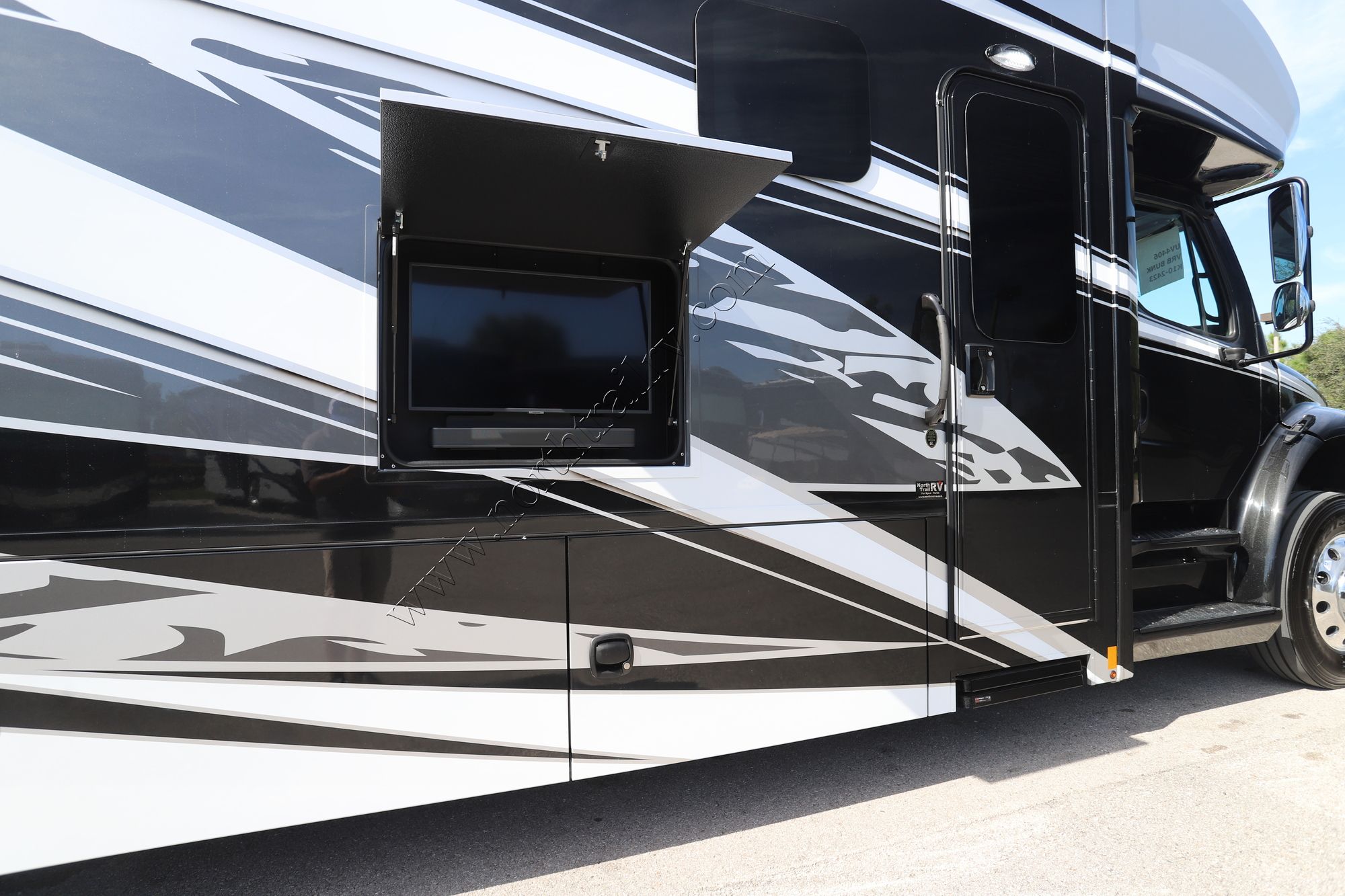 New 2024 Renegade Rv Verona 40VRB Super C  For Sale