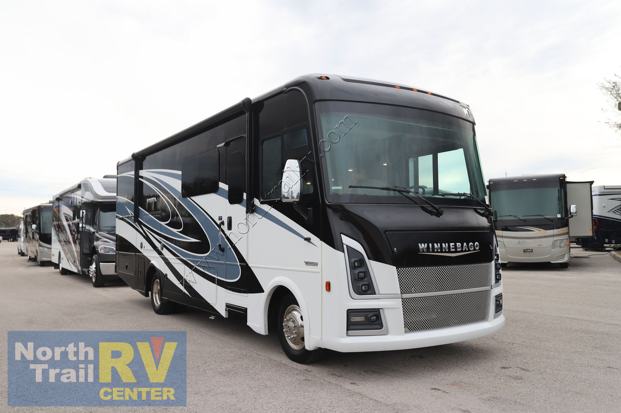 Used 2023 Winnebago Vista 29V Class A  For Sale