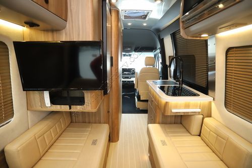 2022 Airstream Interstate 19 Tommy Bahama 4X4