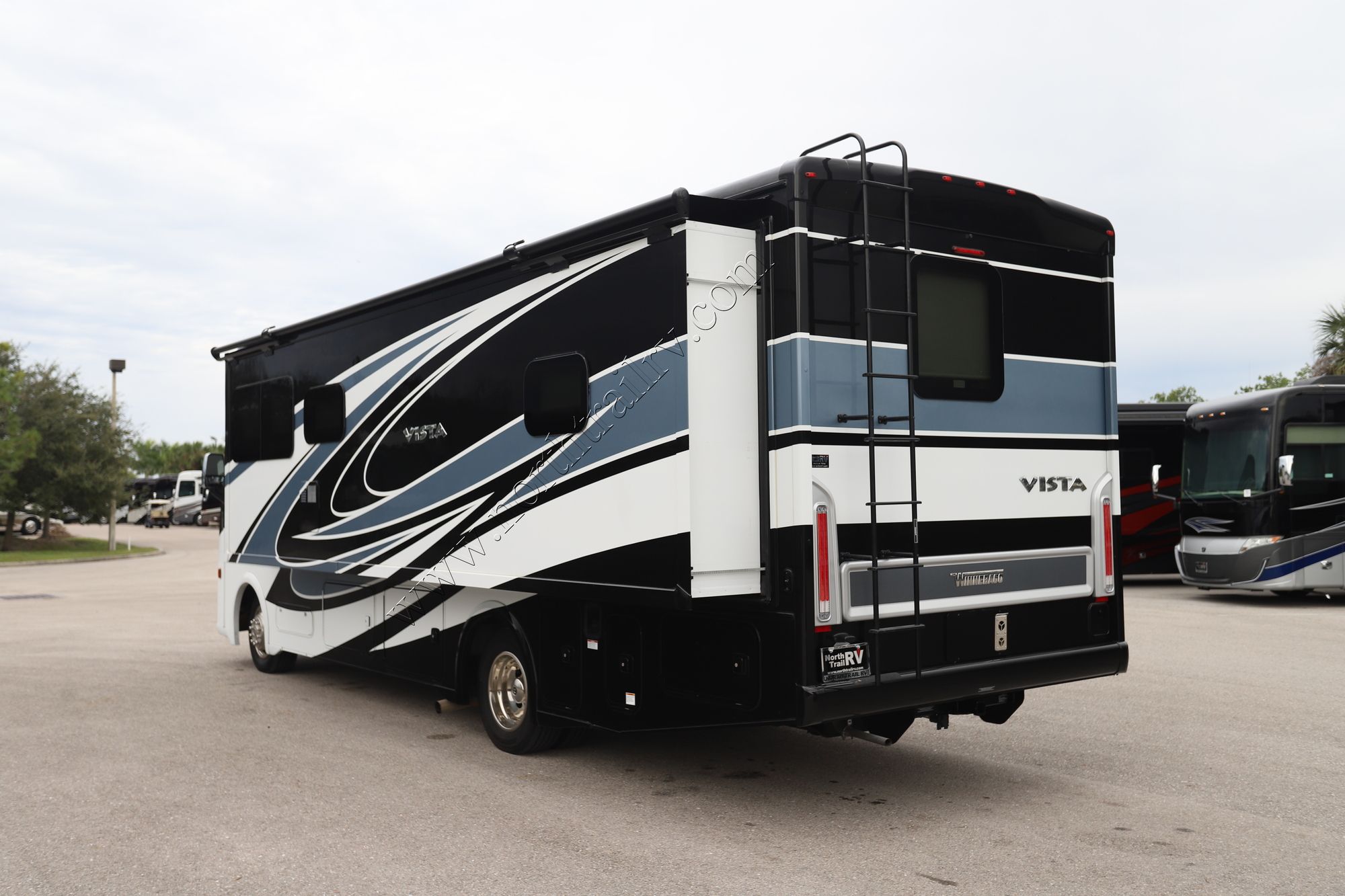 Used 2023 Winnebago Vista 29V Class A  For Sale