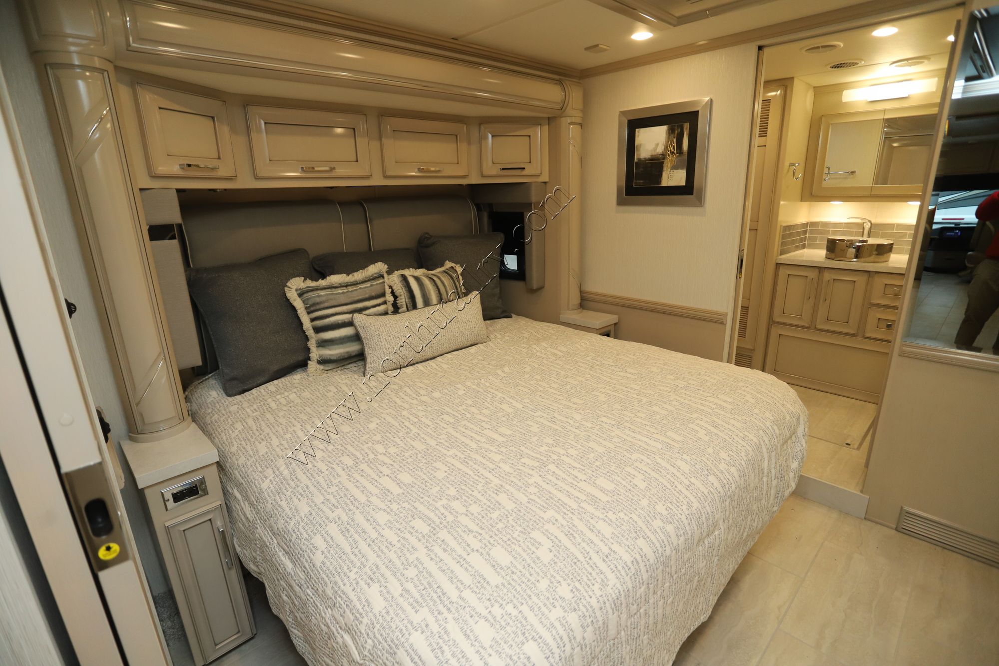 New 2024 Newmar Ventana 3809 Class A  For Sale