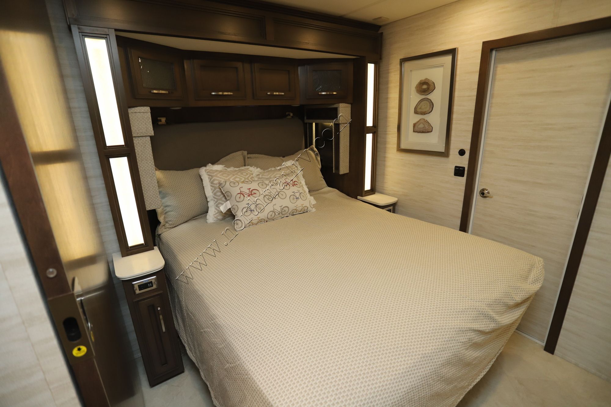 New 2024 Newmar Canyon Star 3947 Class A  For Sale