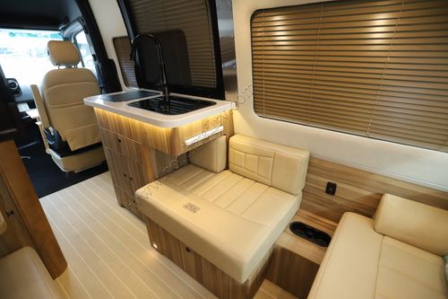 2022 Airstream Interstate 19 Tommy Bahama 4X4