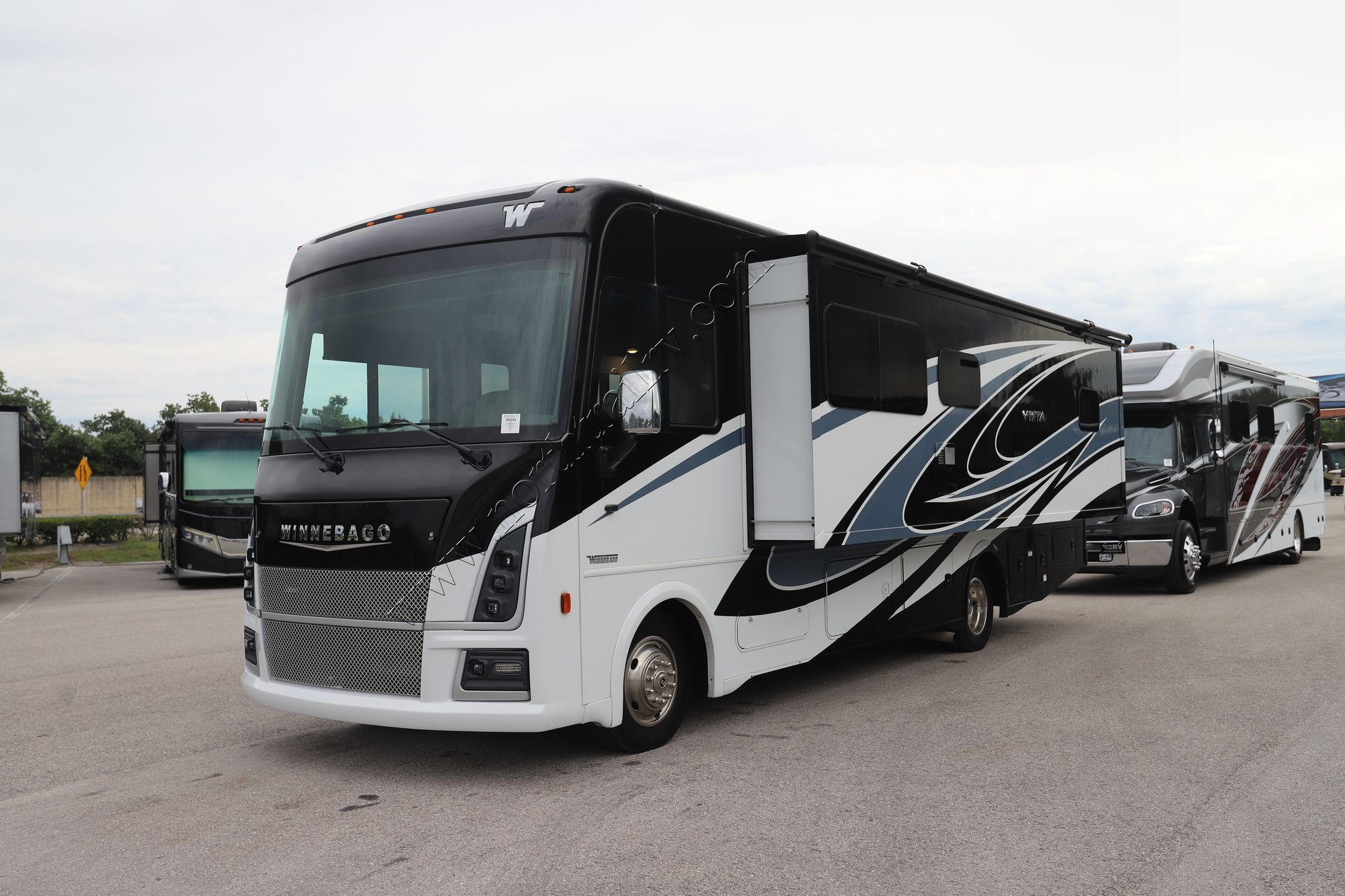 Used 2023 Winnebago Vista 29V Class A  For Sale