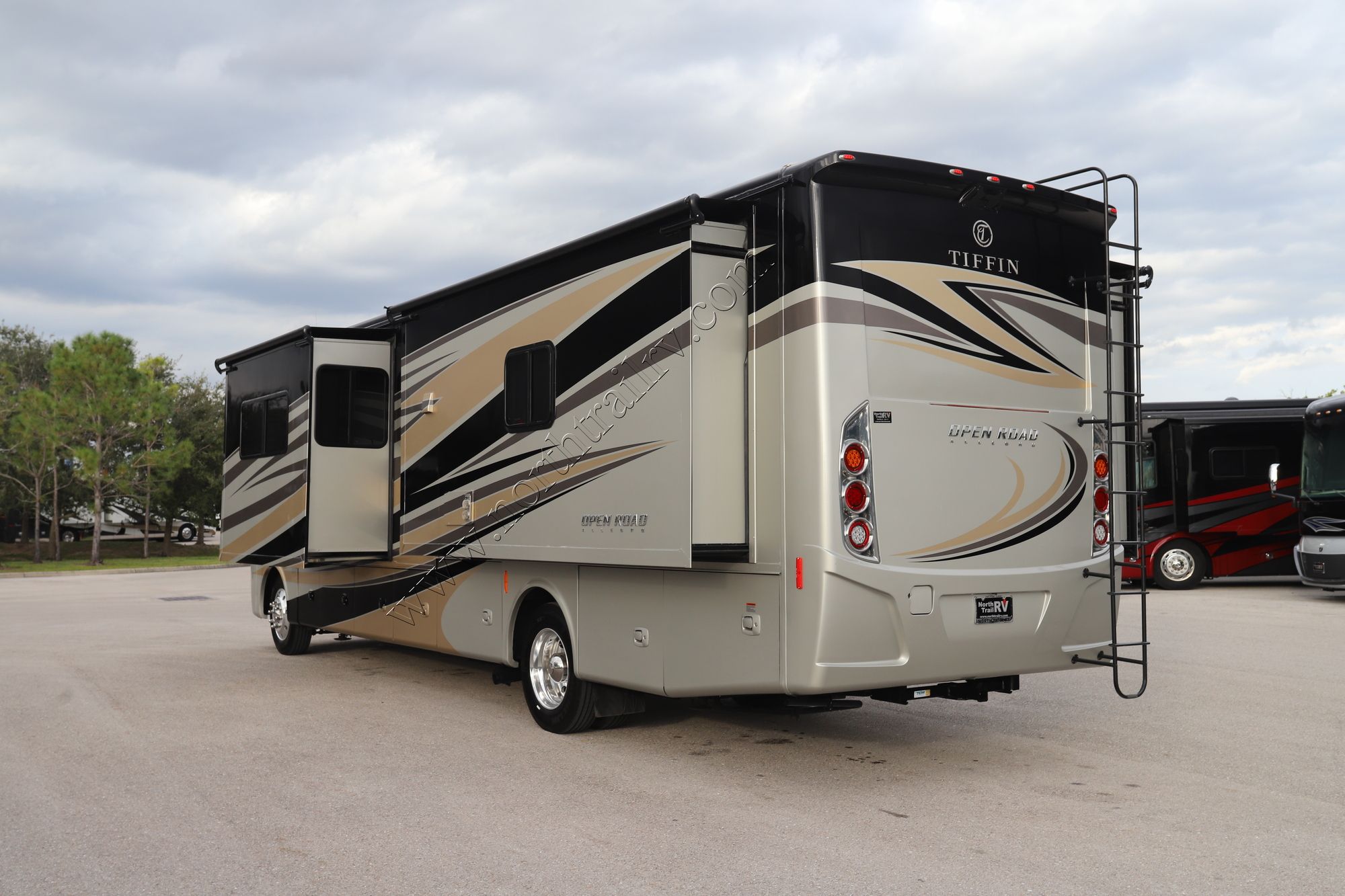 Used 2019 Tiffin Motor Homes Open Road 34PA Class A  For Sale