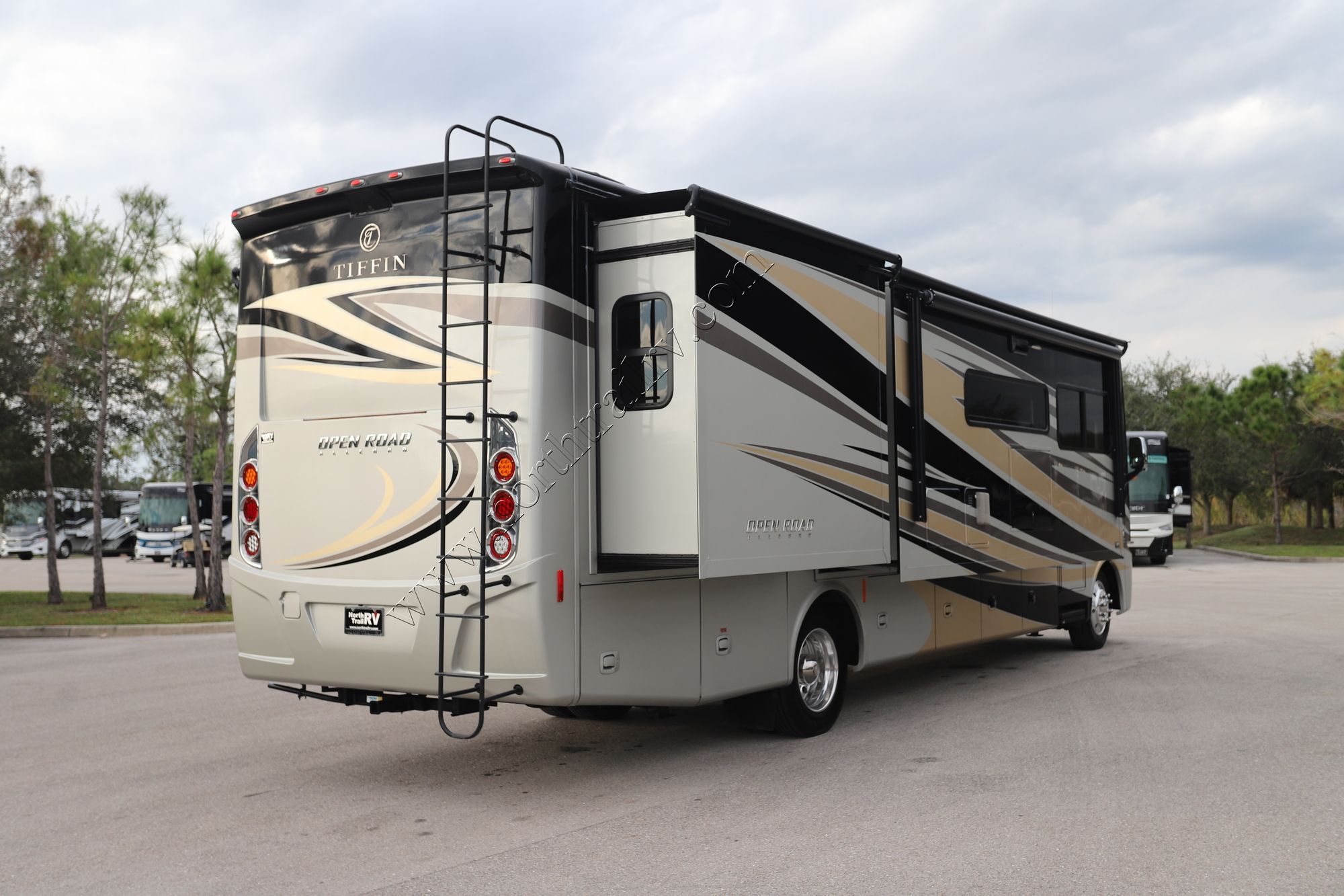 Used 2019 Tiffin Motor Homes Open Road 34PA Class A  For Sale