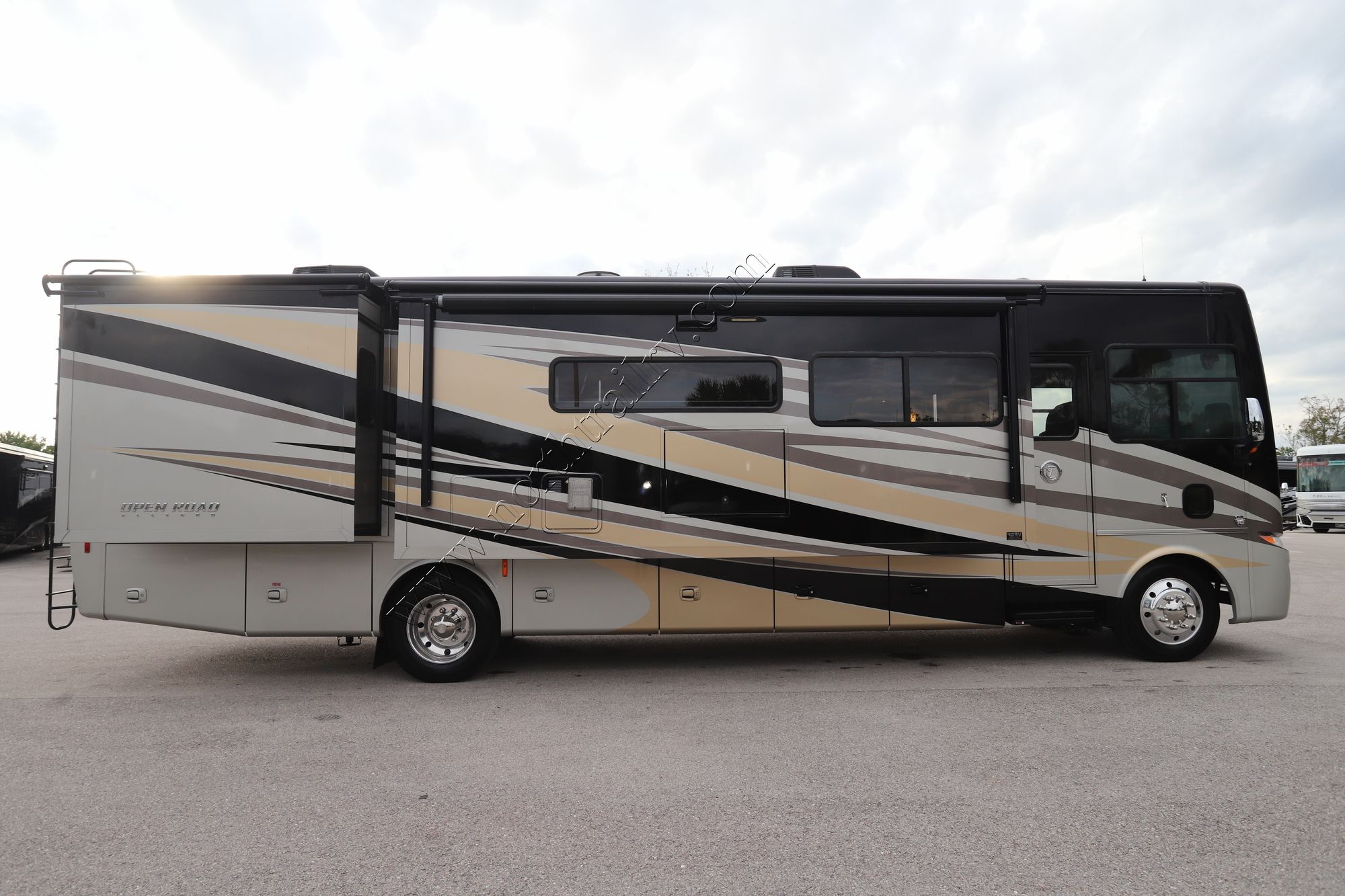 Used 2019 Tiffin Motor Homes Open Road 34PA Class A  For Sale