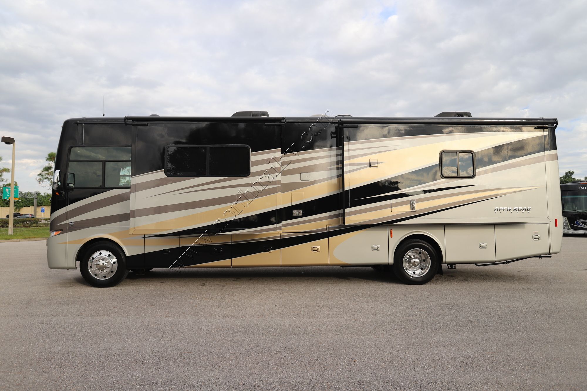 Used 2019 Tiffin Motor Homes Open Road 34PA Class A  For Sale