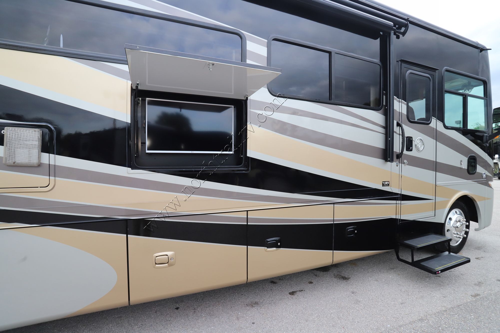 Used 2019 Tiffin Motor Homes Open Road 34PA Class A  For Sale