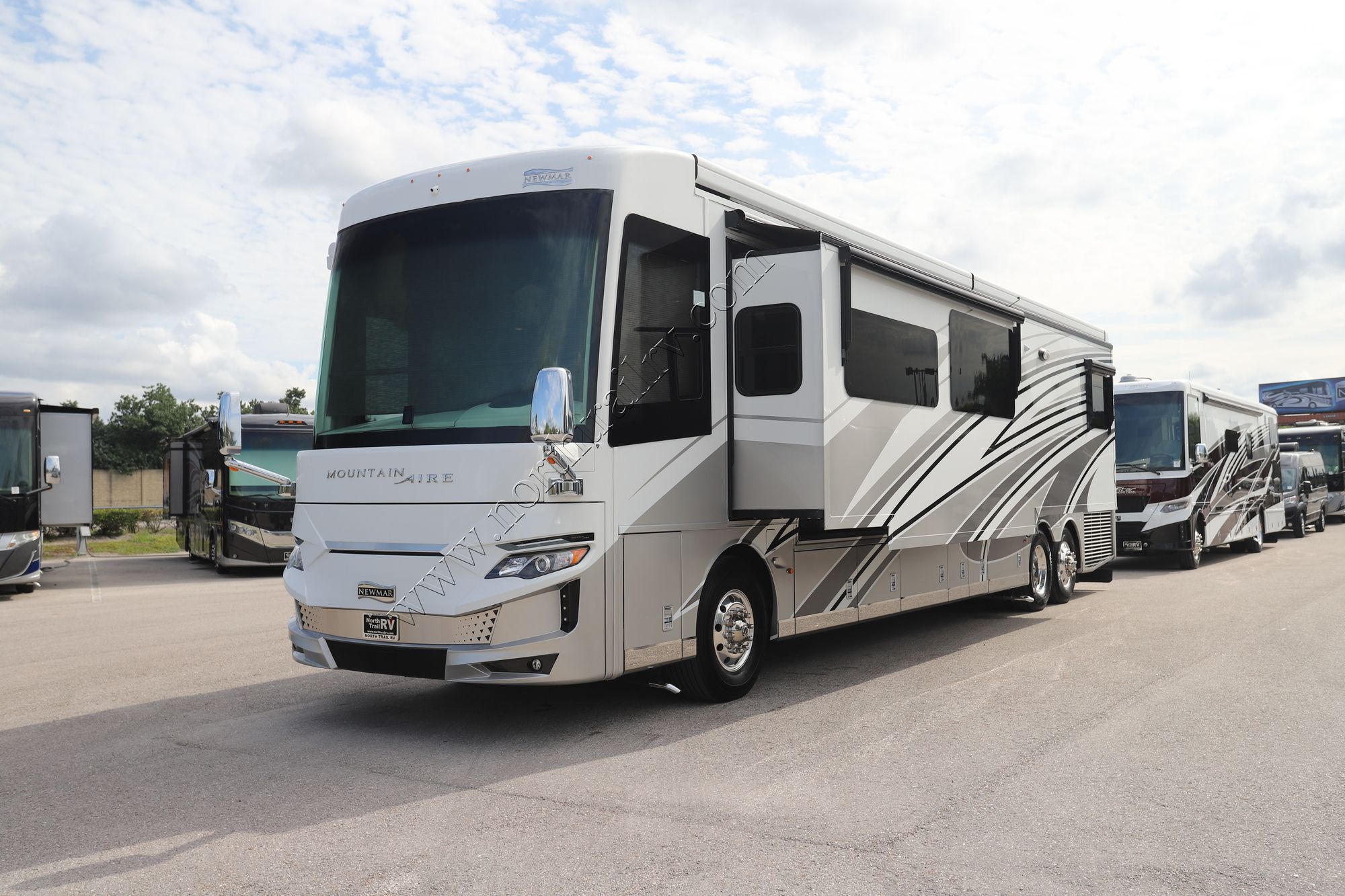 Used 2022 Newmar Mountain Aire 4551 Class A  For Sale