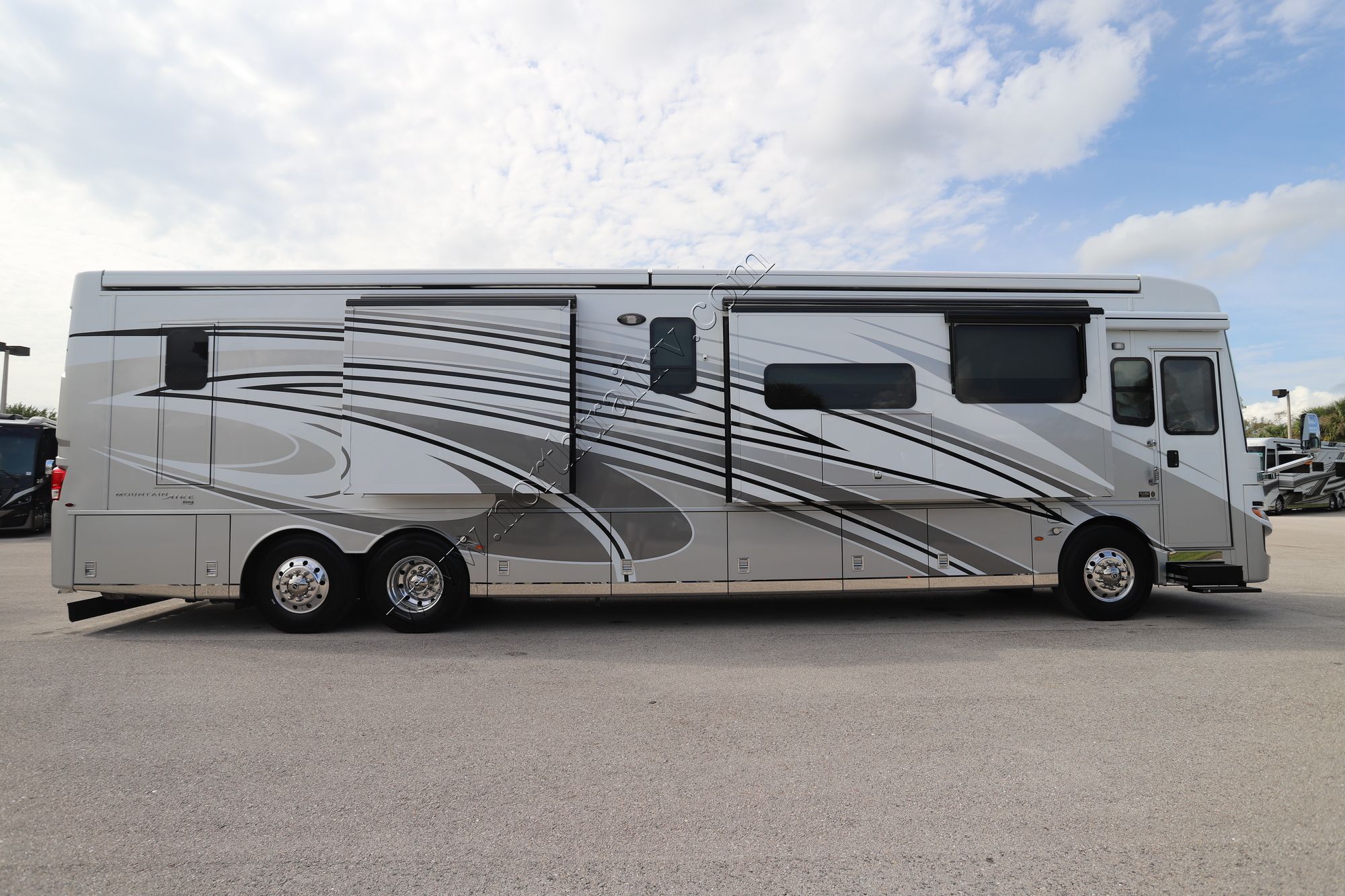 Used 2022 Newmar Mountain Aire 4551 Class A  For Sale