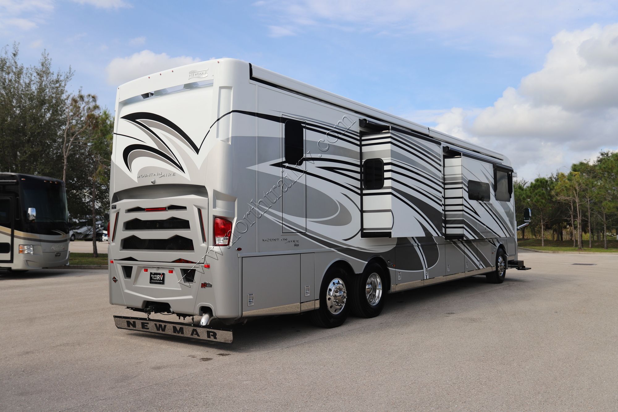 Used 2022 Newmar Mountain Aire 4551 Class A  For Sale