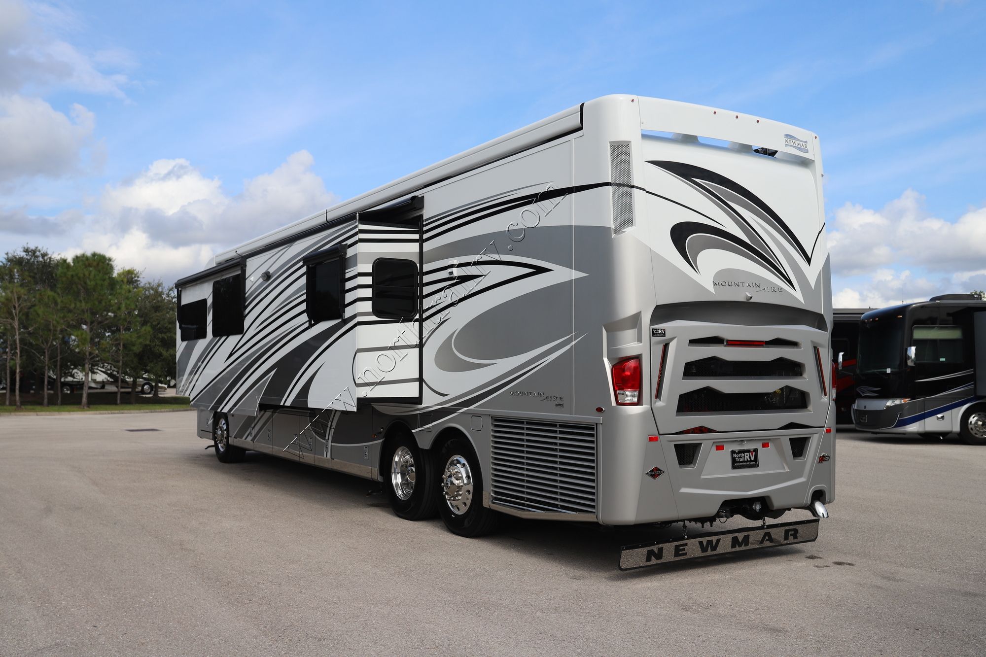 Used 2022 Newmar Mountain Aire 4551 Class A  For Sale