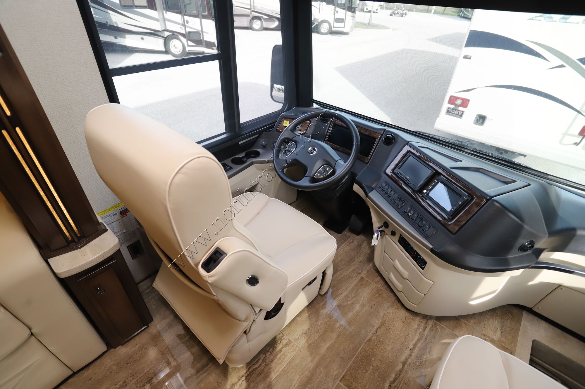 Used 2019 Newmar Dutch Star 4002 Class A  For Sale