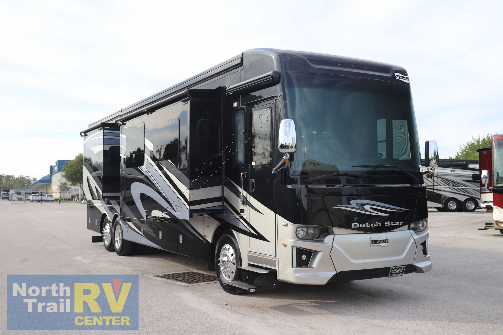 Used 2019 Newmar Dutch Star 4002 Class A  For Sale