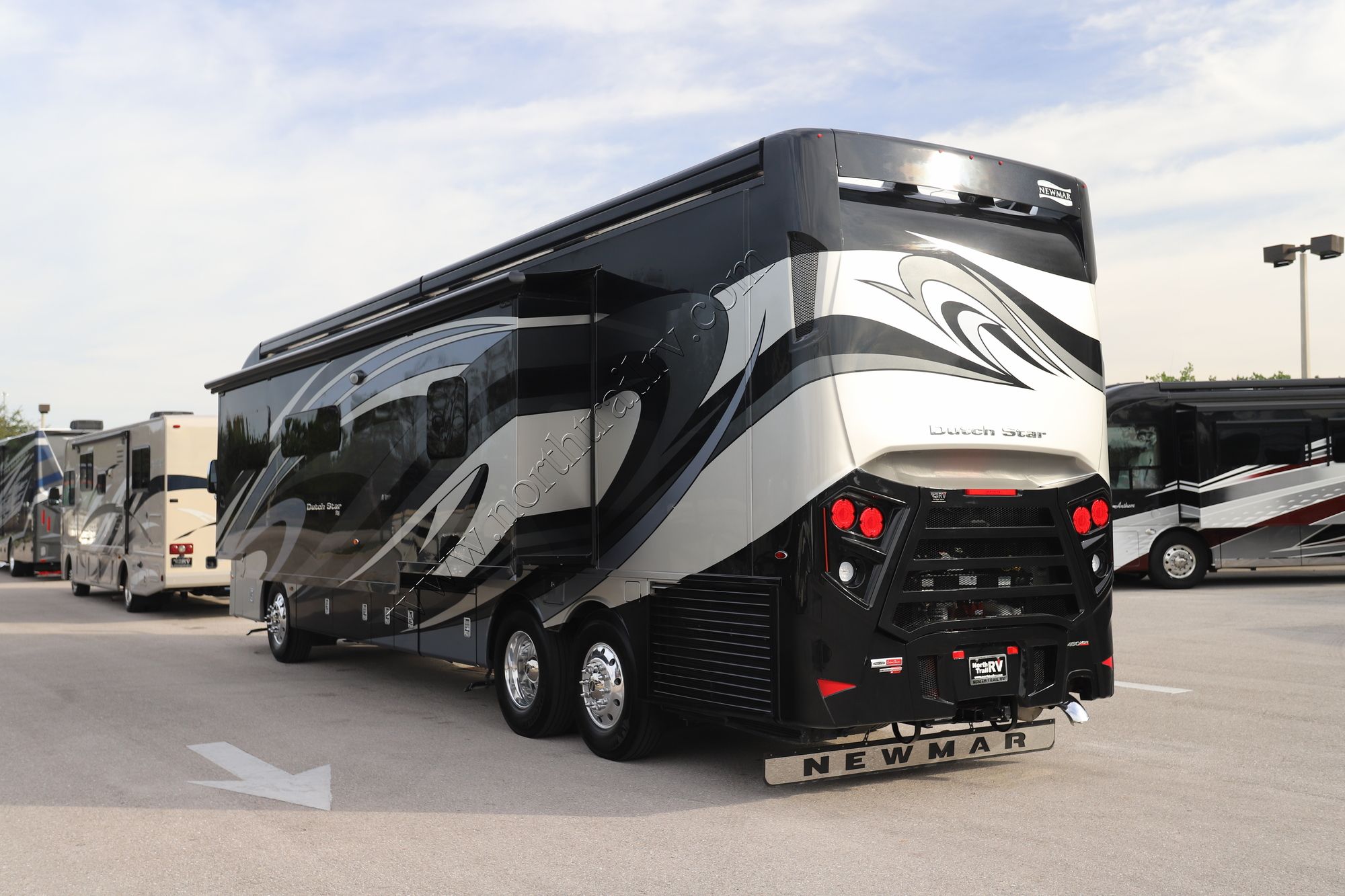 Used 2019 Newmar Dutch Star 4002 Class A  For Sale