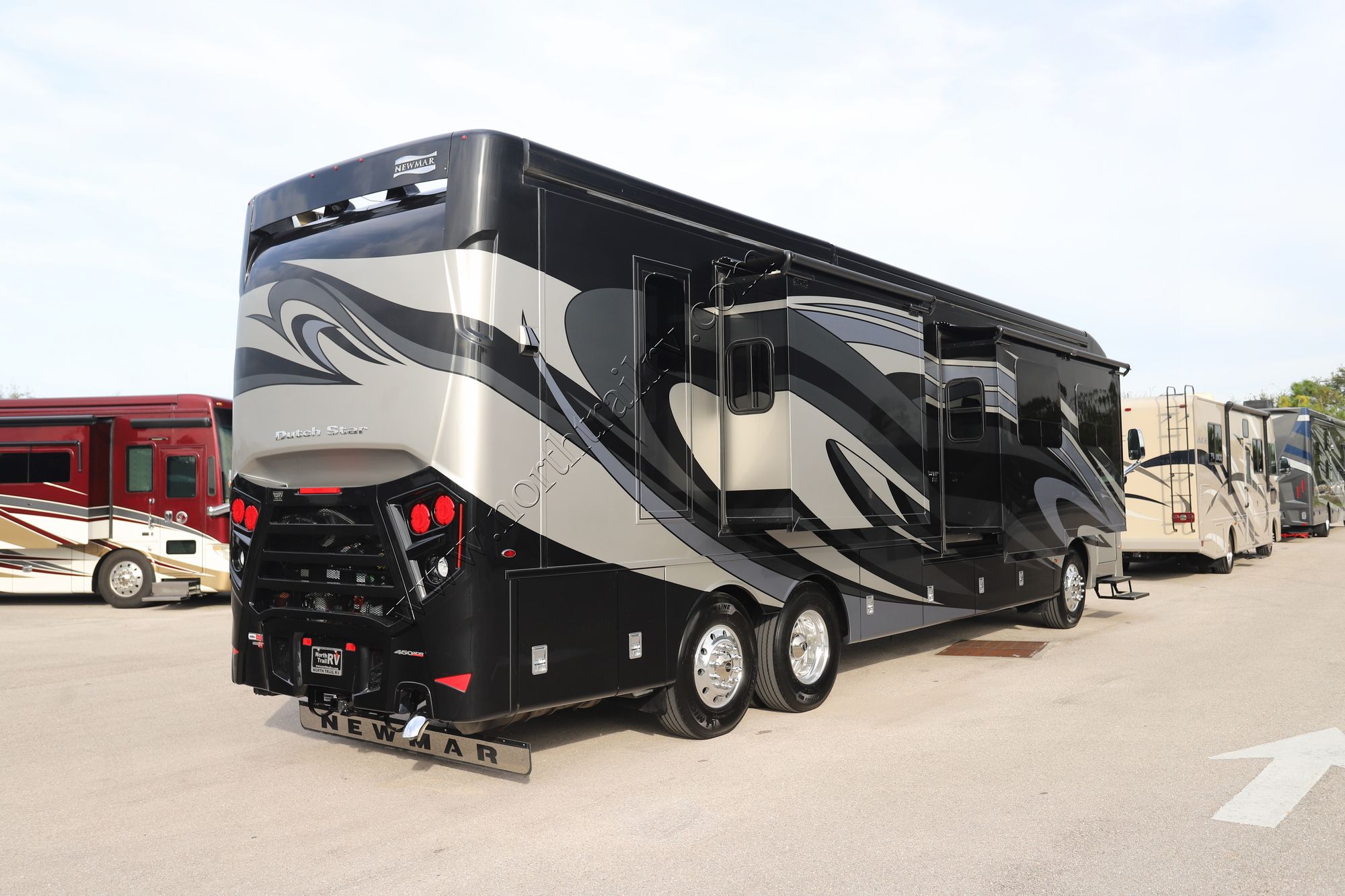 Used 2019 Newmar Dutch Star 4002 Class A  For Sale