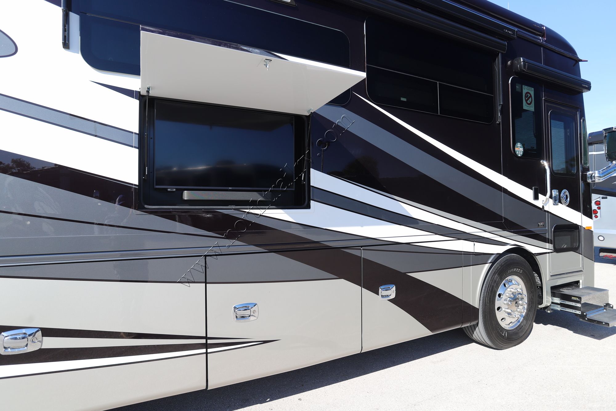 New 2024 Tiffin Motor Homes Allegro Bus 45OPP Class A  For Sale