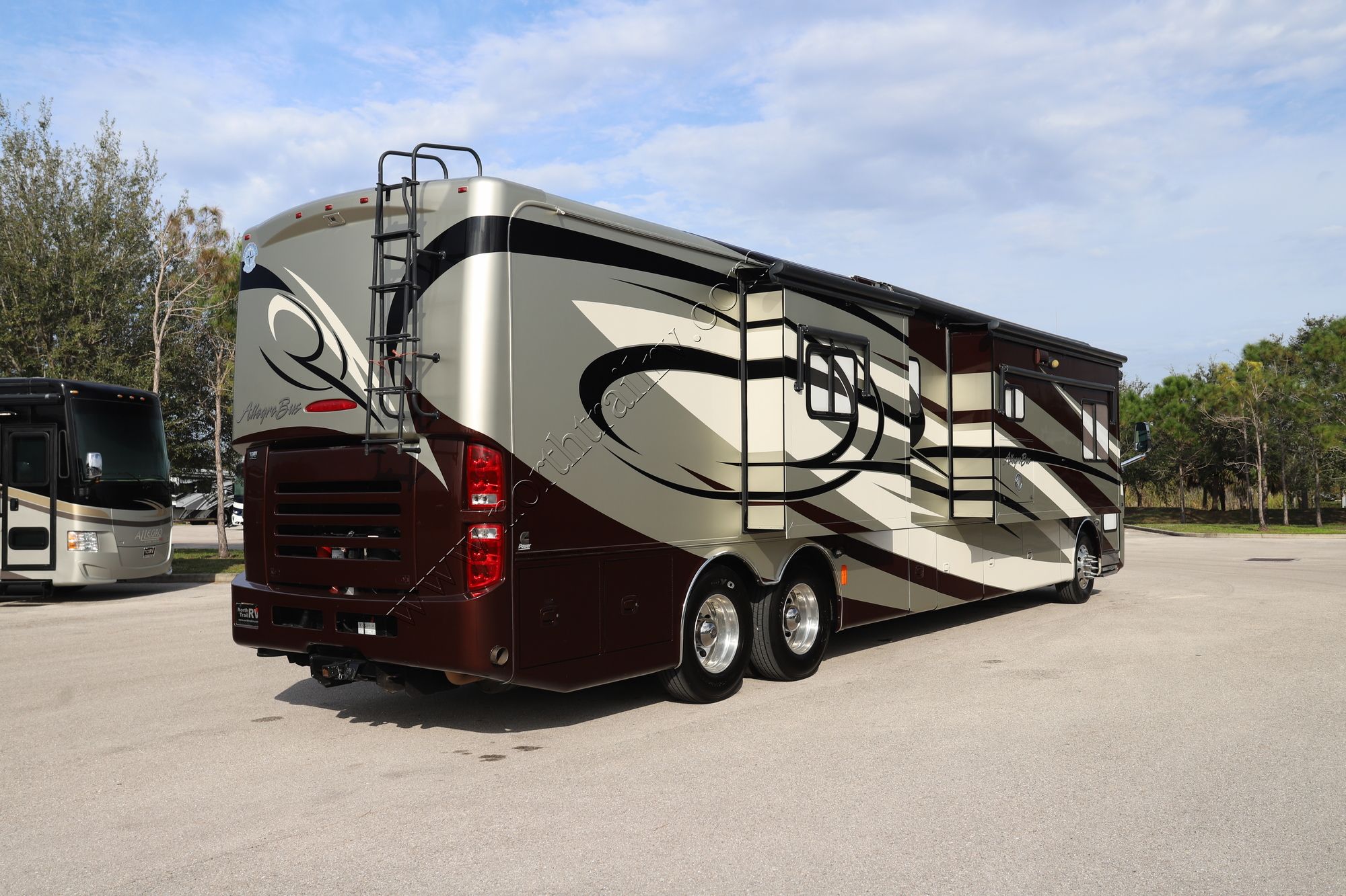 Used 2010 Tiffin Motor Homes Allegro Bus 43QGP Class A  For Sale