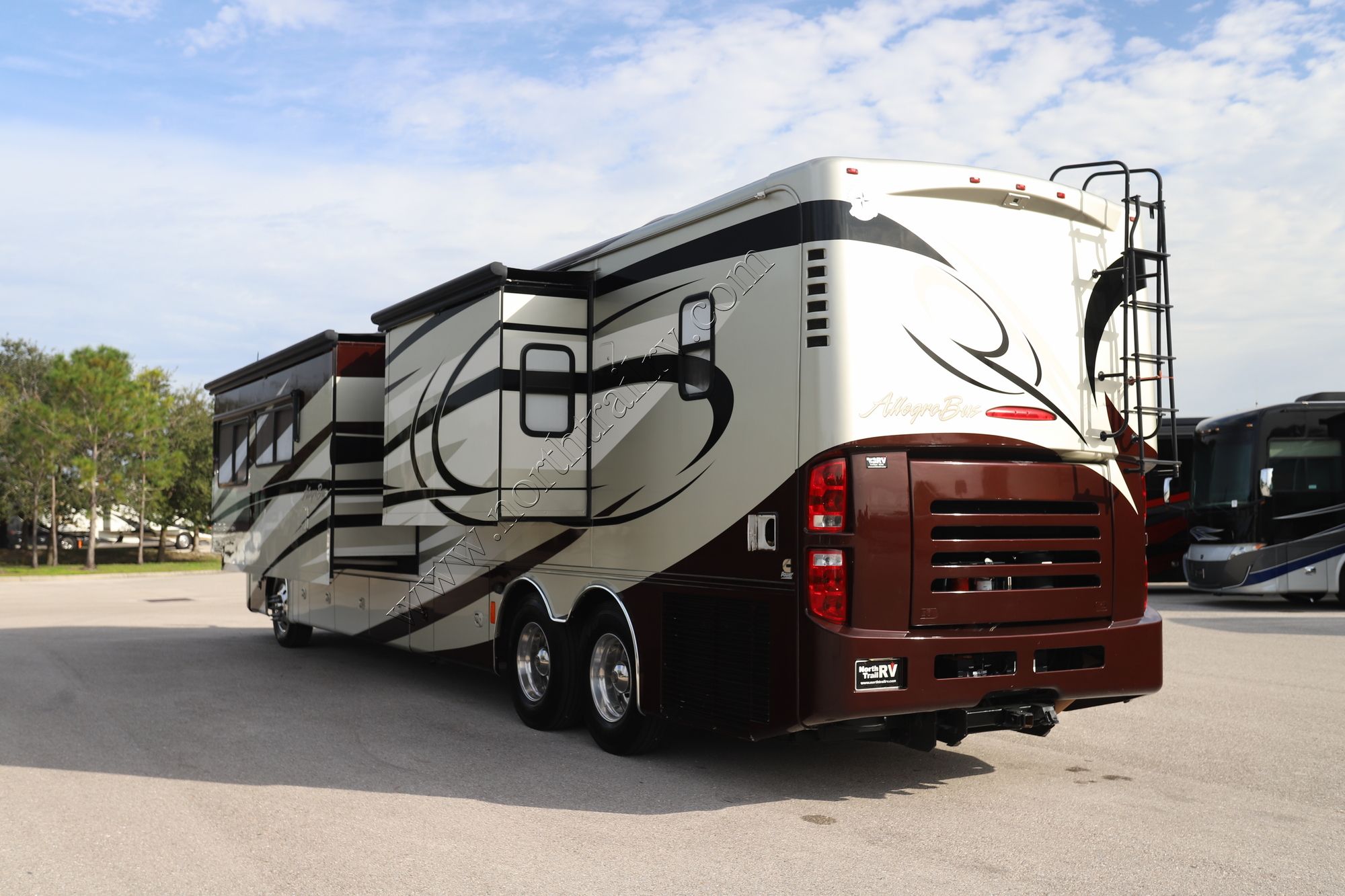 Used 2010 Tiffin Motor Homes Allegro Bus 43QGP Class A  For Sale