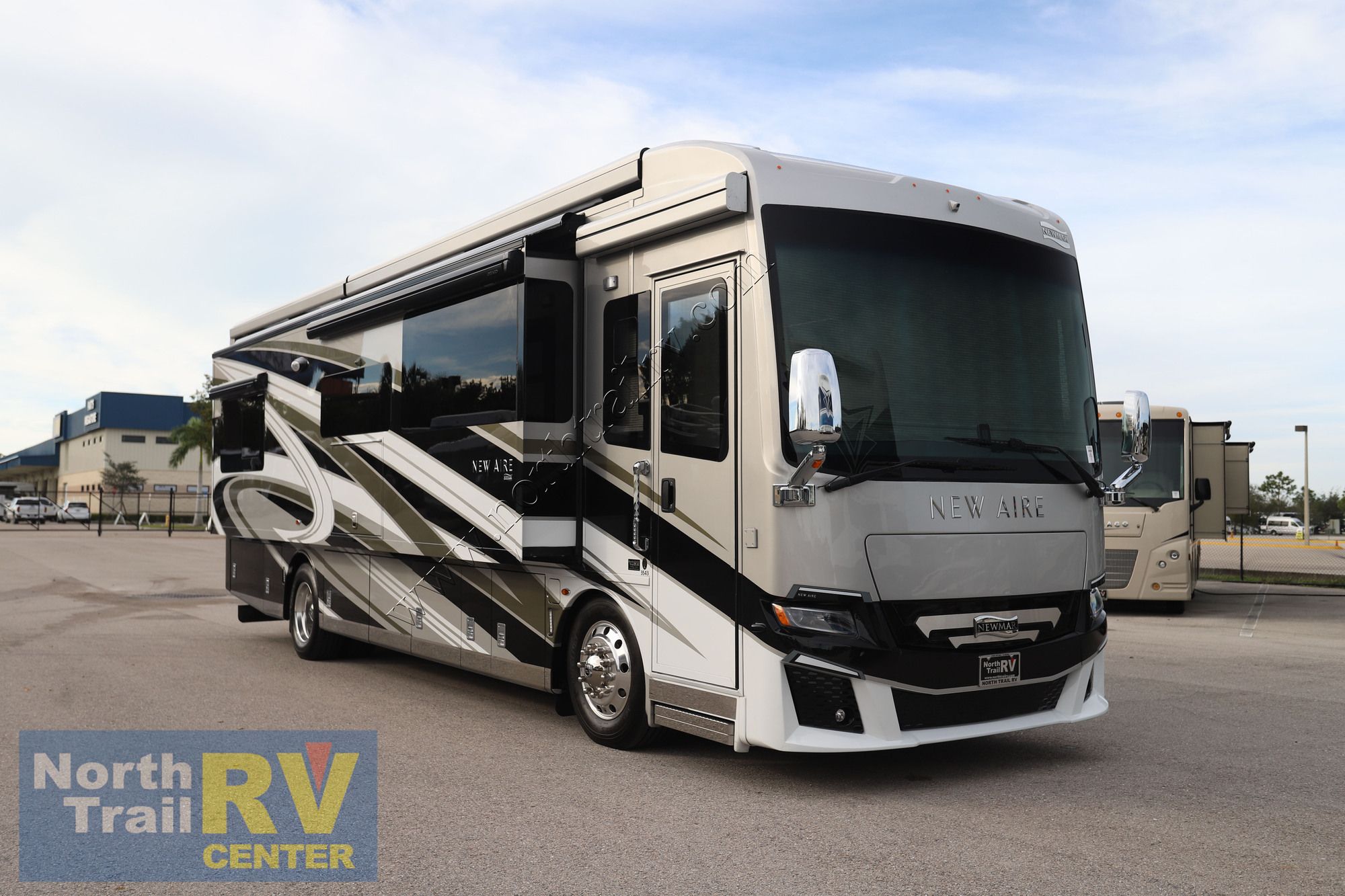 Used 2022 Newmar New Aire 3543 Class A  For Sale