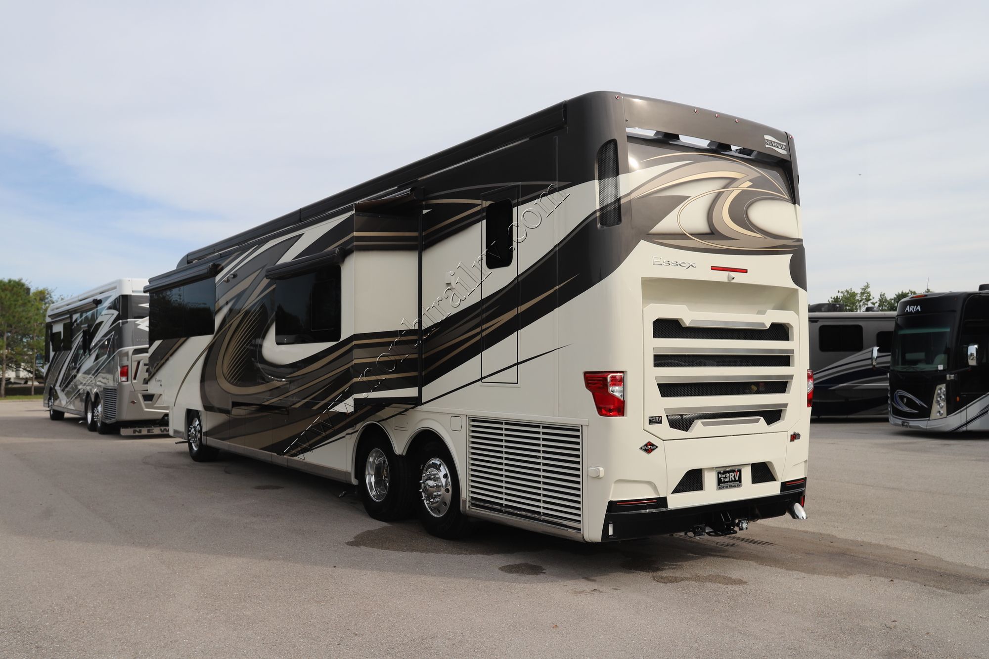 Used 2023 Newmar Essex 4595 Class A  For Sale