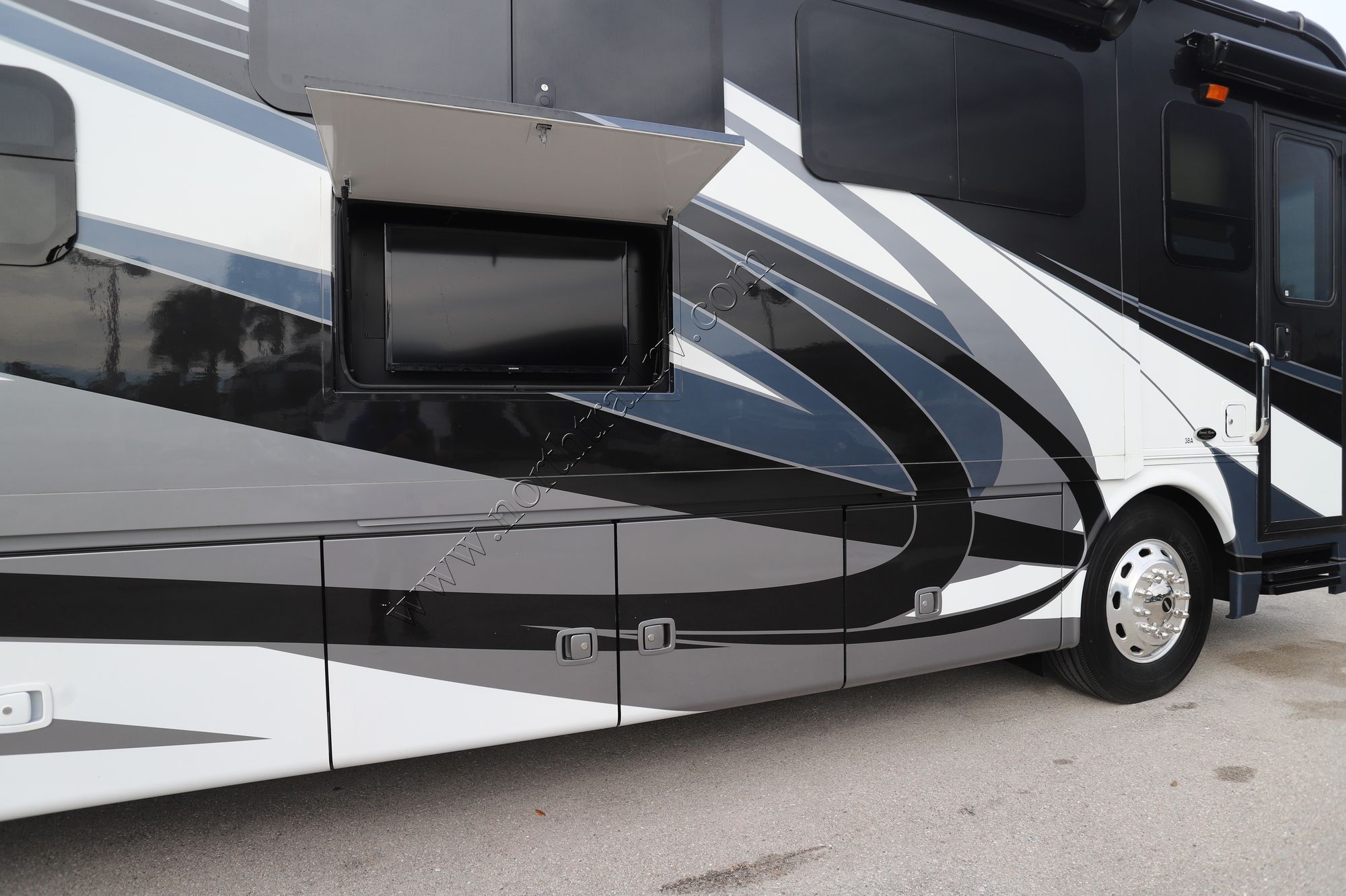 Used 2018 Forest River Berkshire 38A Class A  For Sale