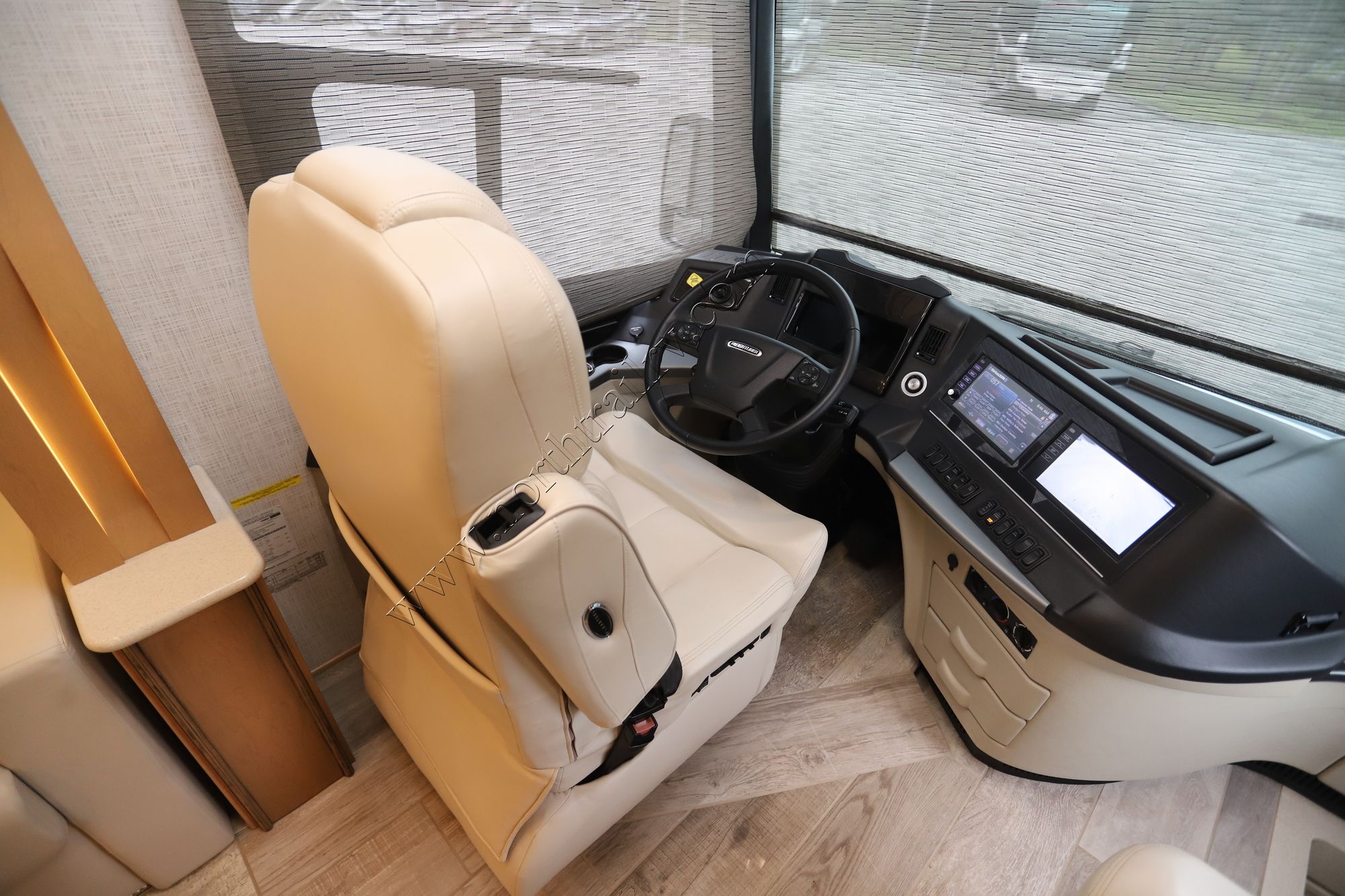 Used 2020 Newmar New Aire 3543 Class A  For Sale