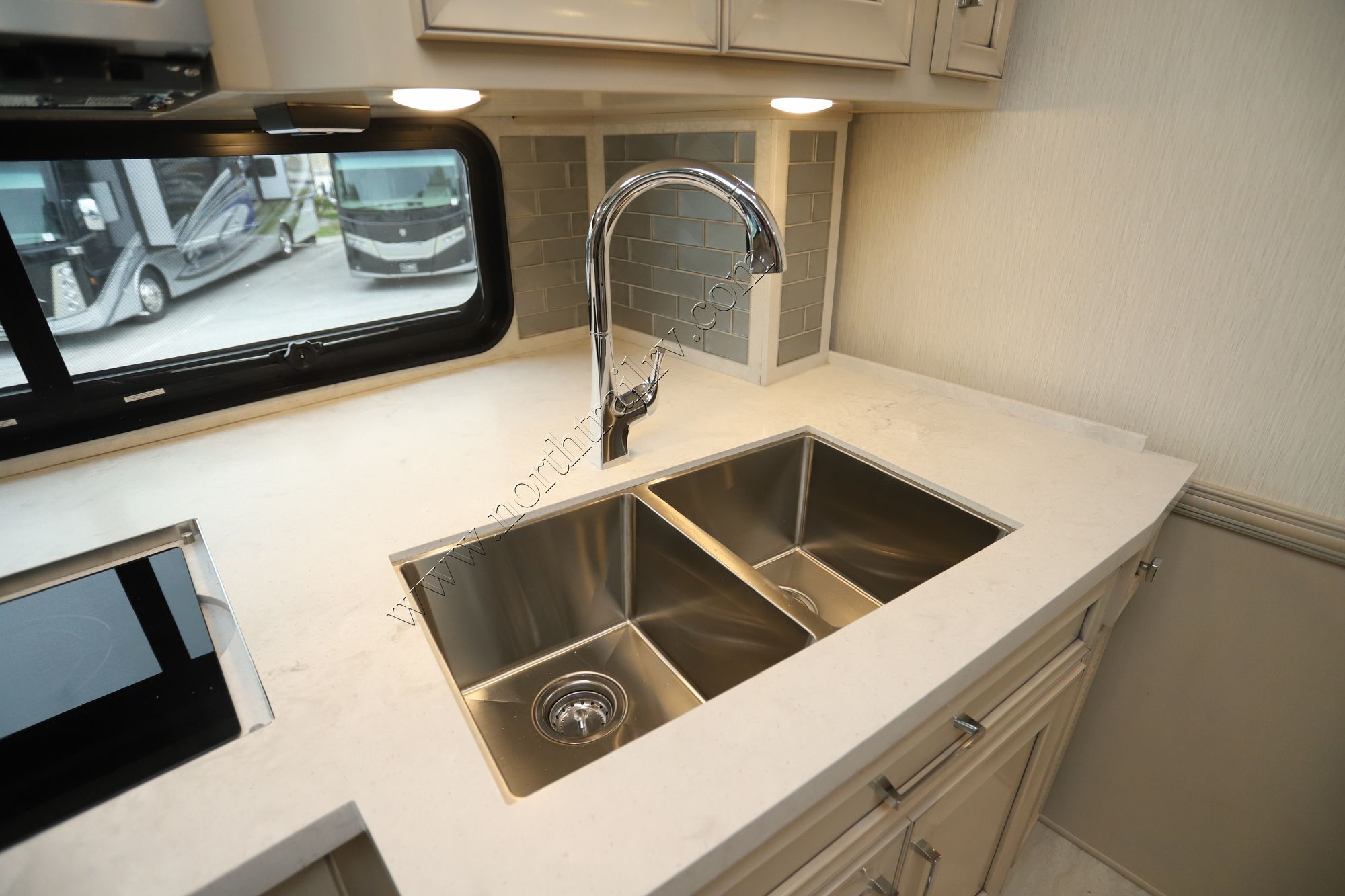 New 2024 Newmar Ventana 4068 Class A  For Sale