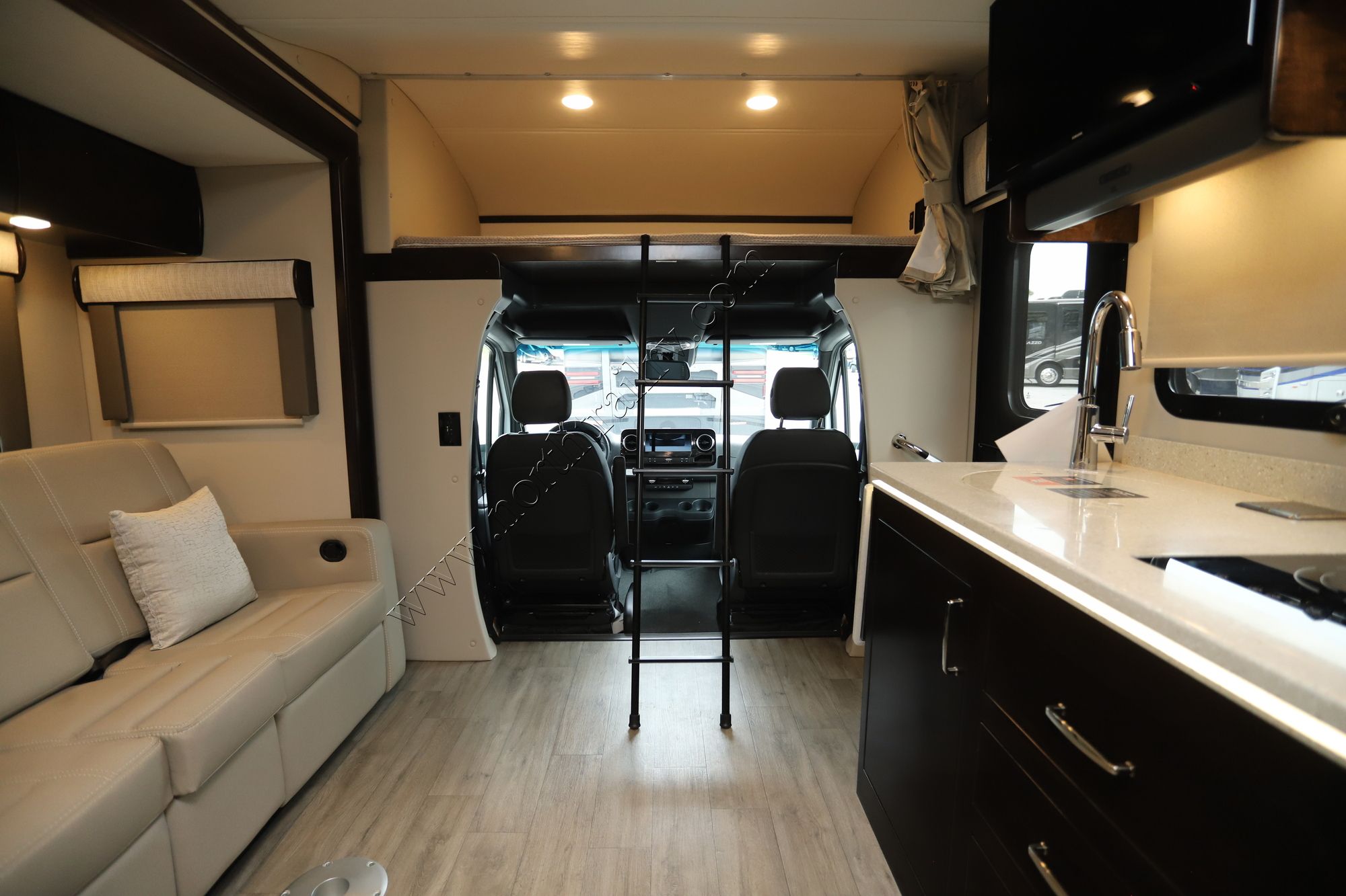 New 2024 Renegade Rv Vienna 25VFWC Class C  For Sale