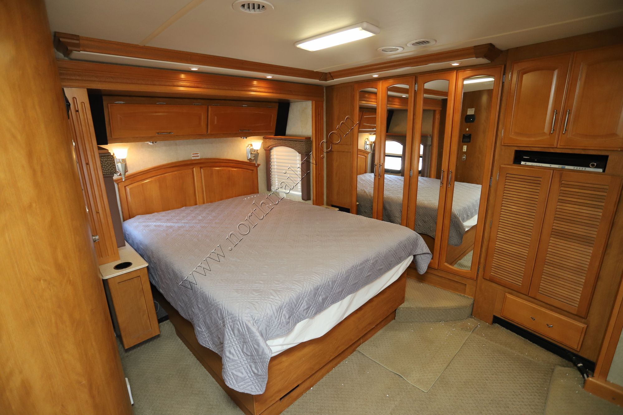 Used 2008 Fleetwood Excursion 39R Class A  For Sale