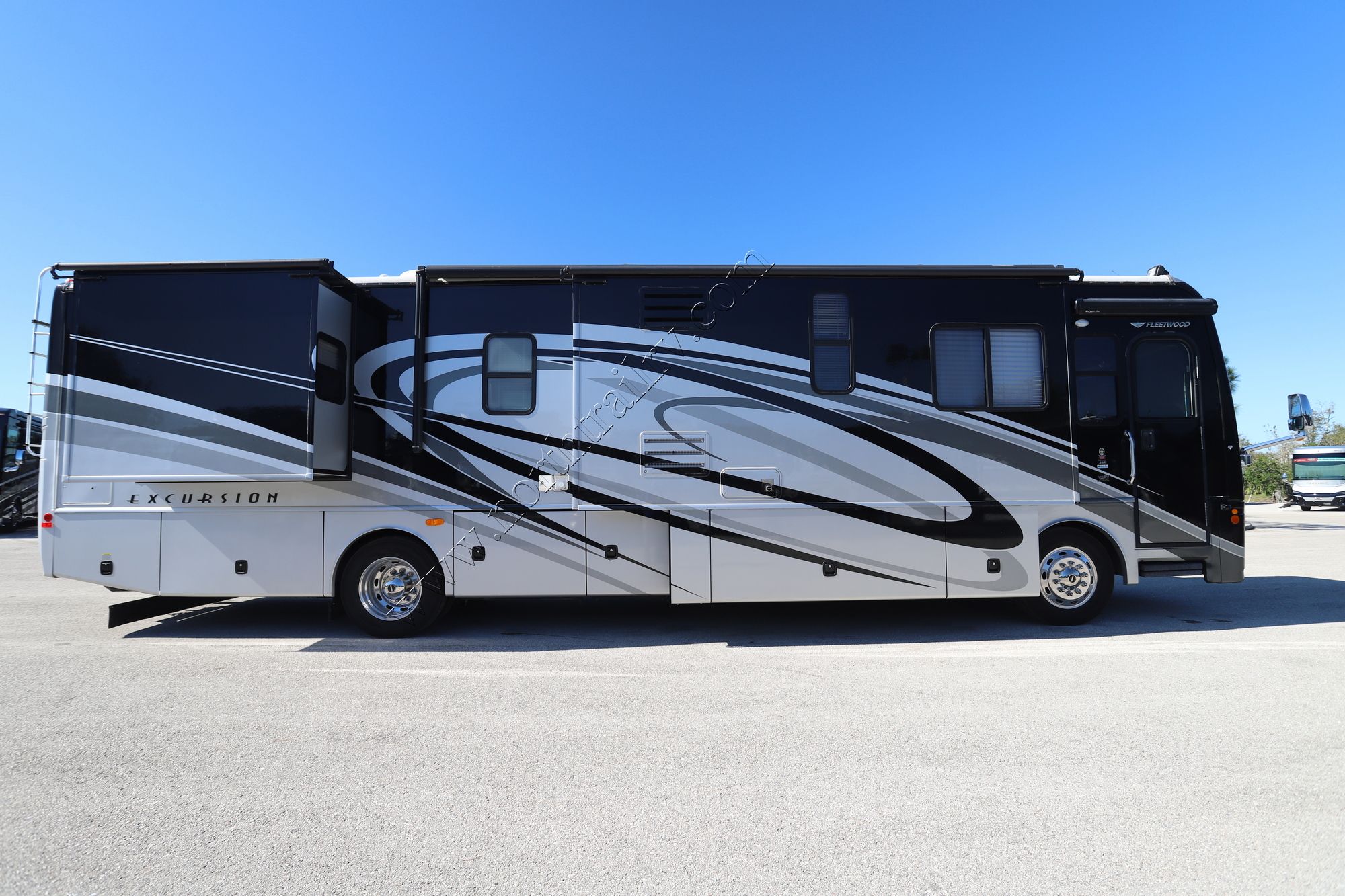 Used 2008 Fleetwood Excursion 39R Class A  For Sale