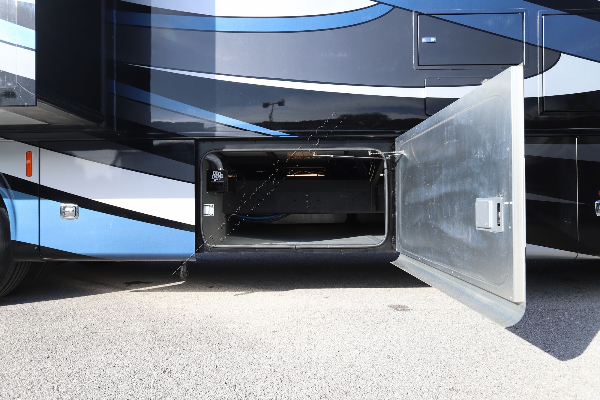 Used 2022 Tiffin Motor Homes Allegro Red 38LL Class A  For Sale