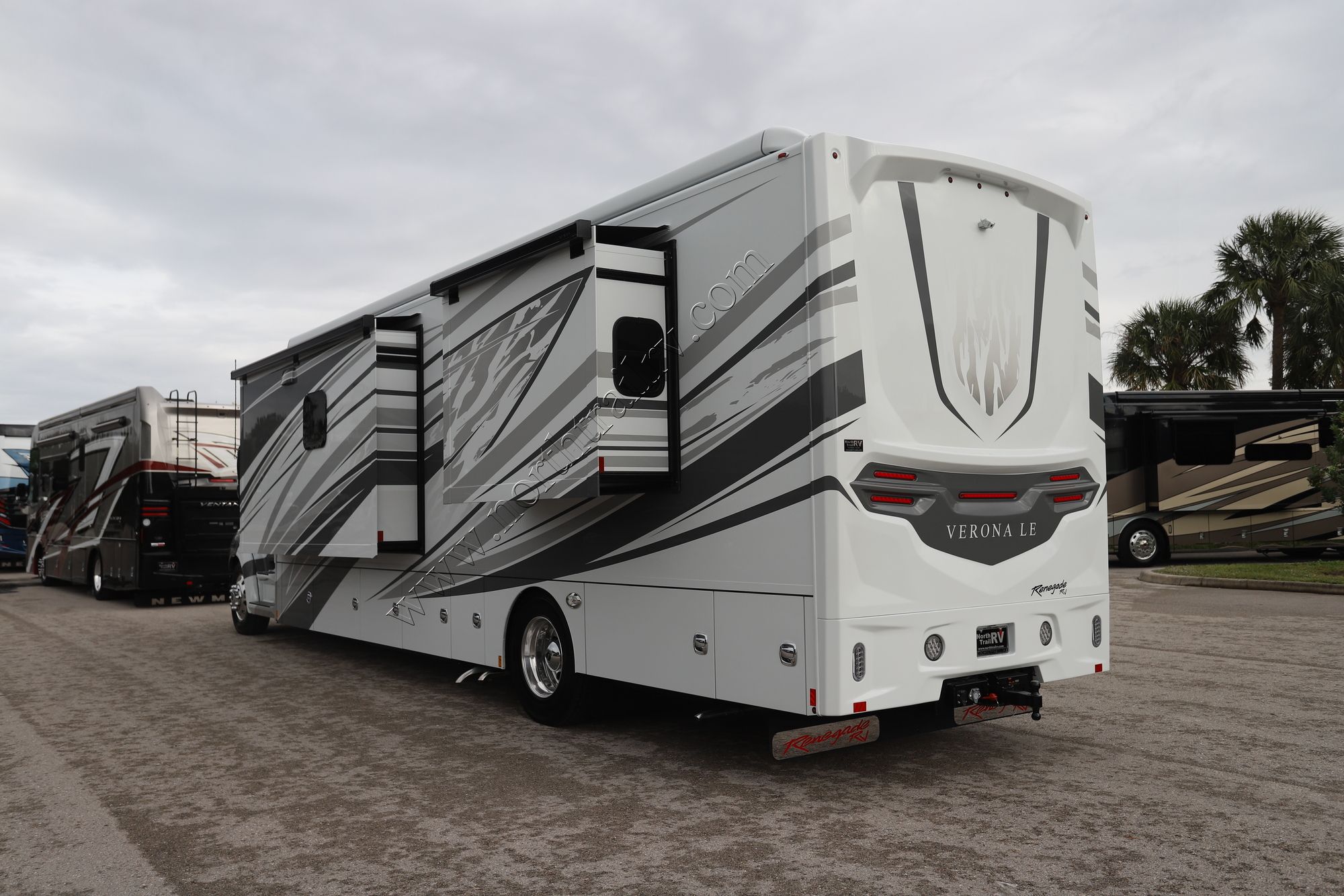 New 2024 Renegade Rv Verona Le 40LRB Super C  For Sale