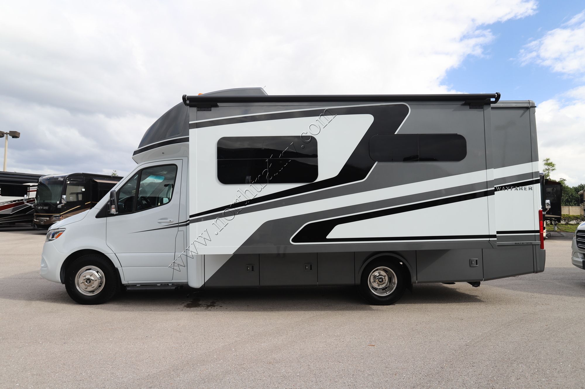 New 2024 Tiffin Motor Homes Wayfarer 25RW Class C  For Sale